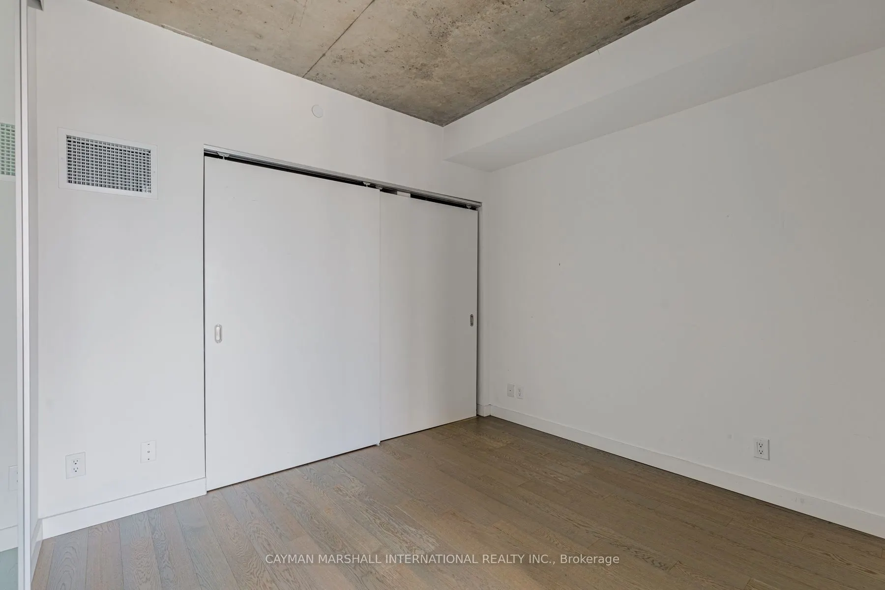 111 Bathurst Street, #708
