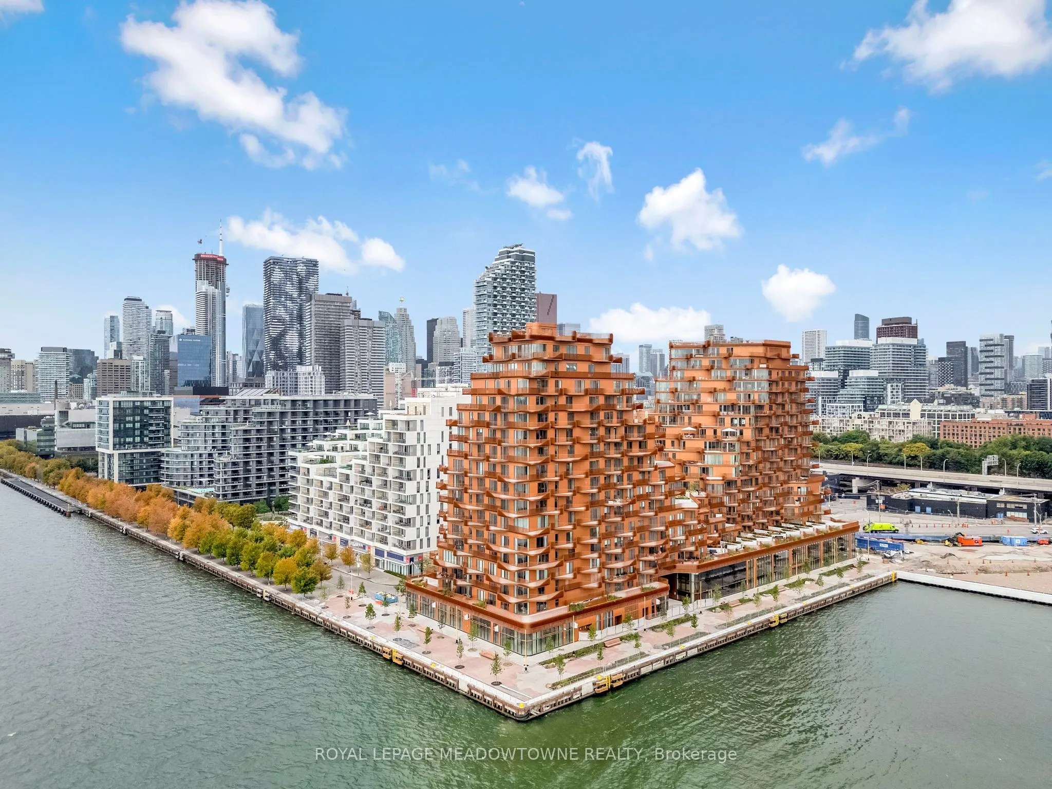 155 Merchants' Wharf, #826