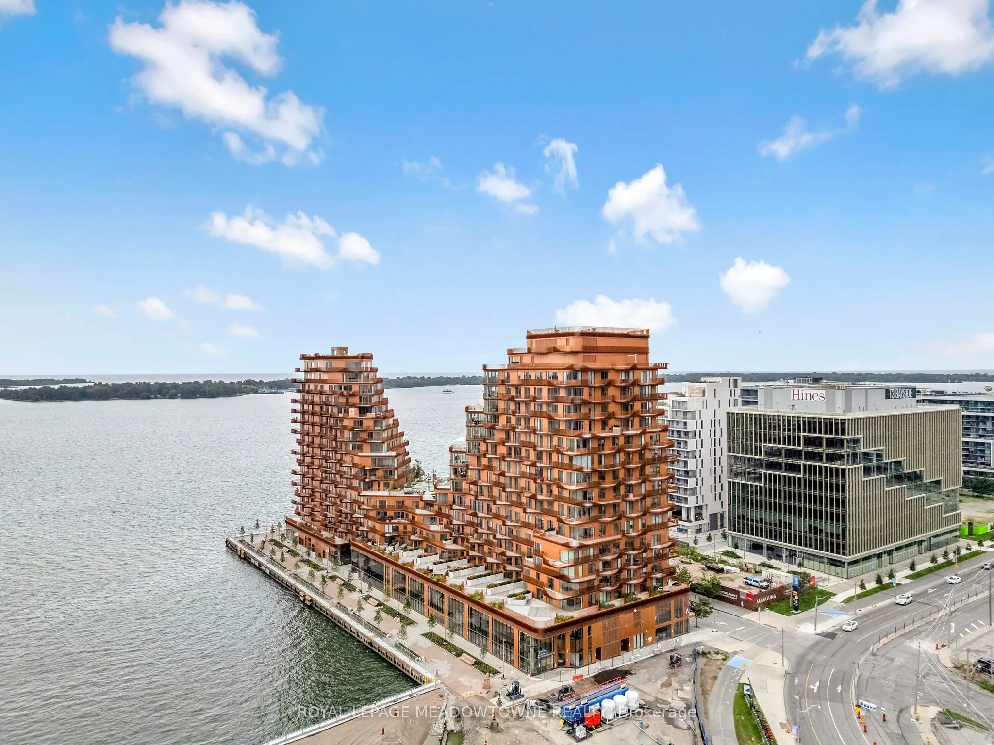 155 Merchants' Wharf, #826