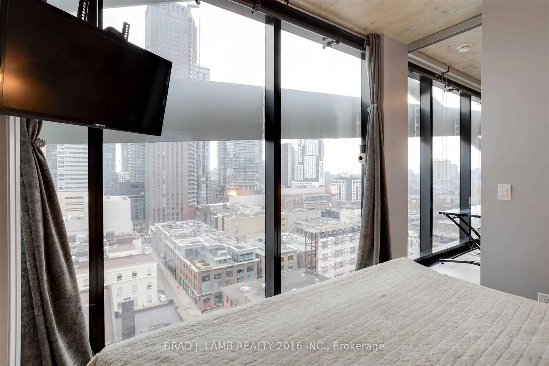 224 King Street W, #1301