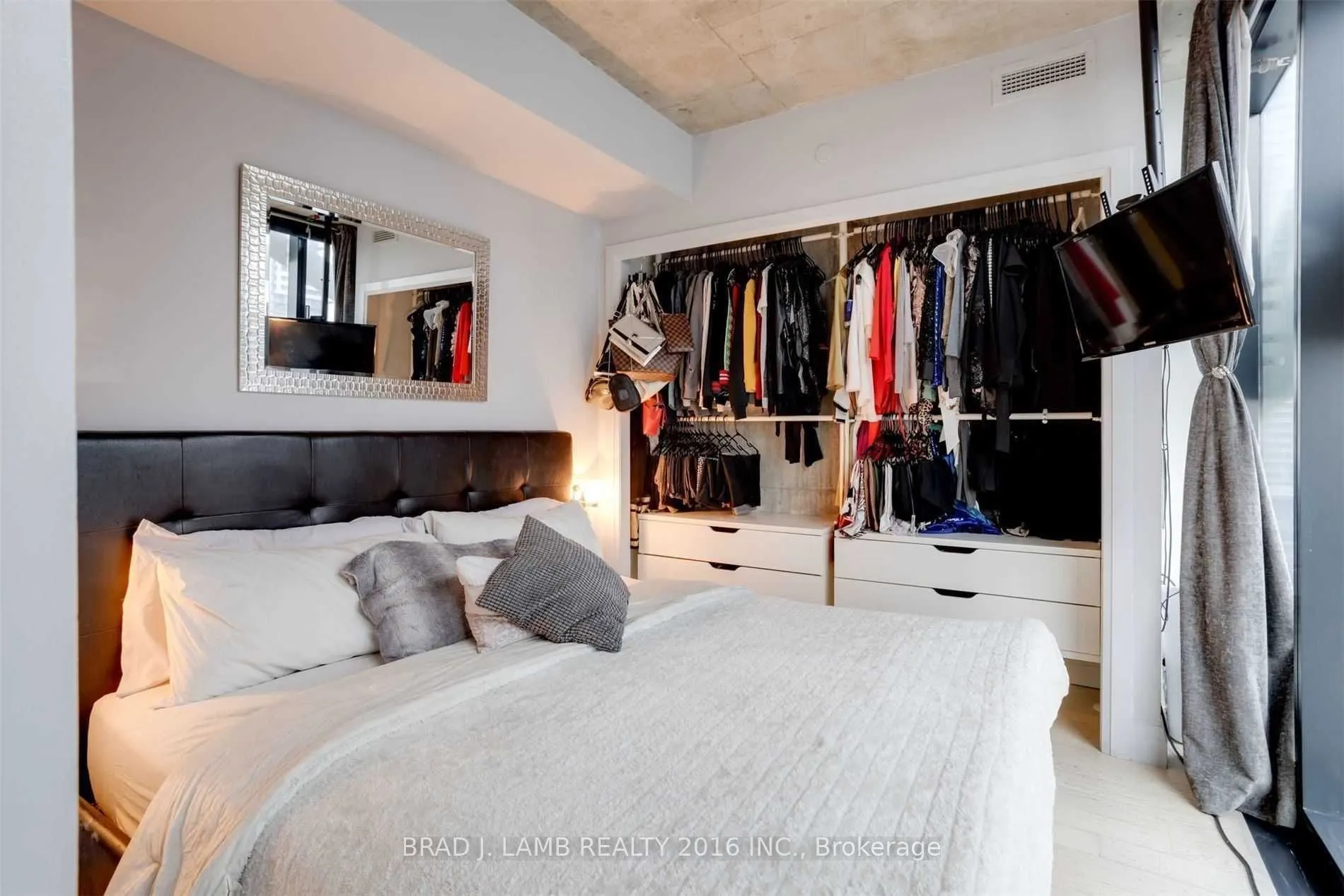 224 King Street W, #1301