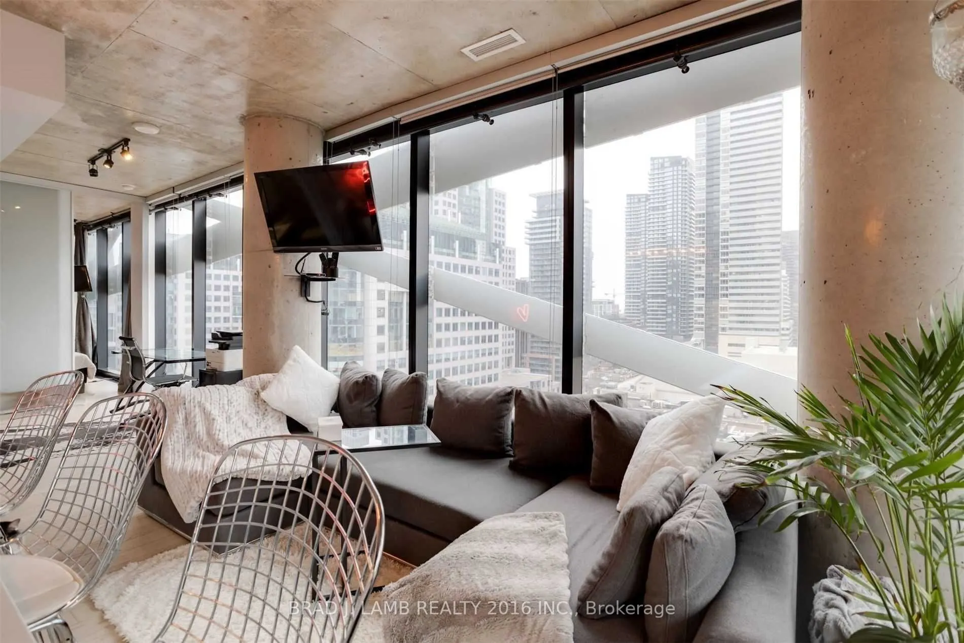 224 King Street W, #1301