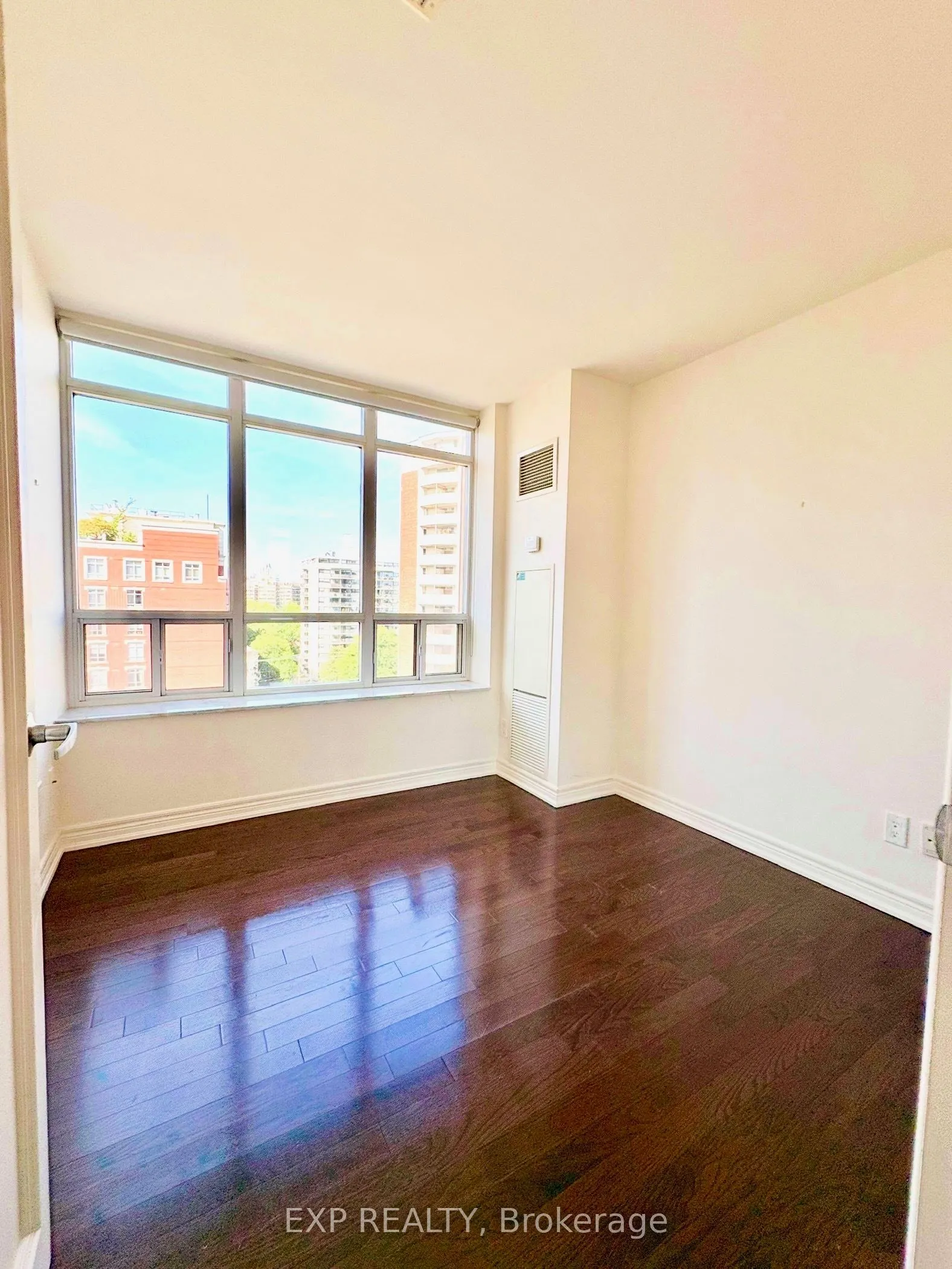 60 St Clair Avenue W, #1101