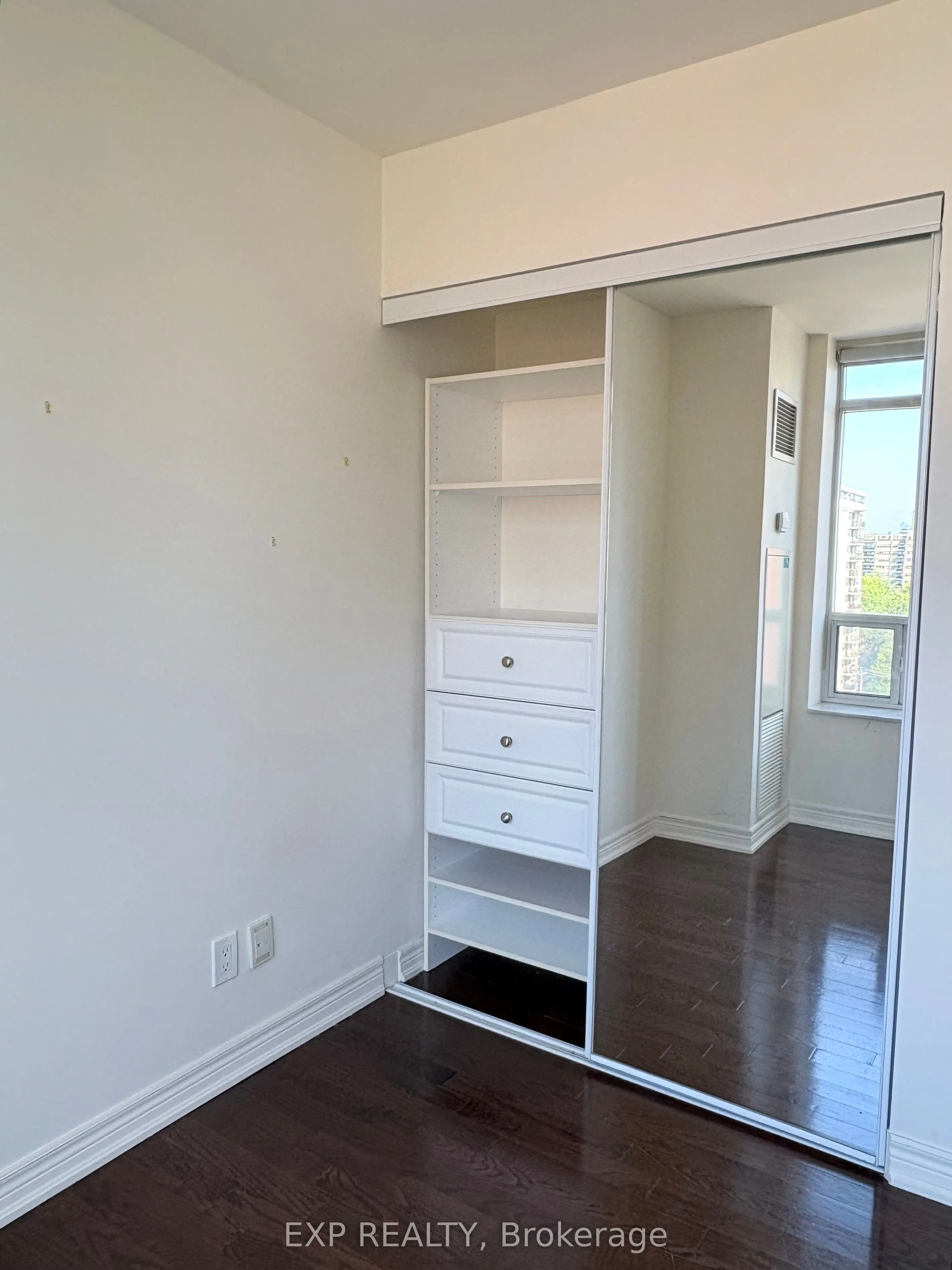 60 St Clair Avenue W, #1101