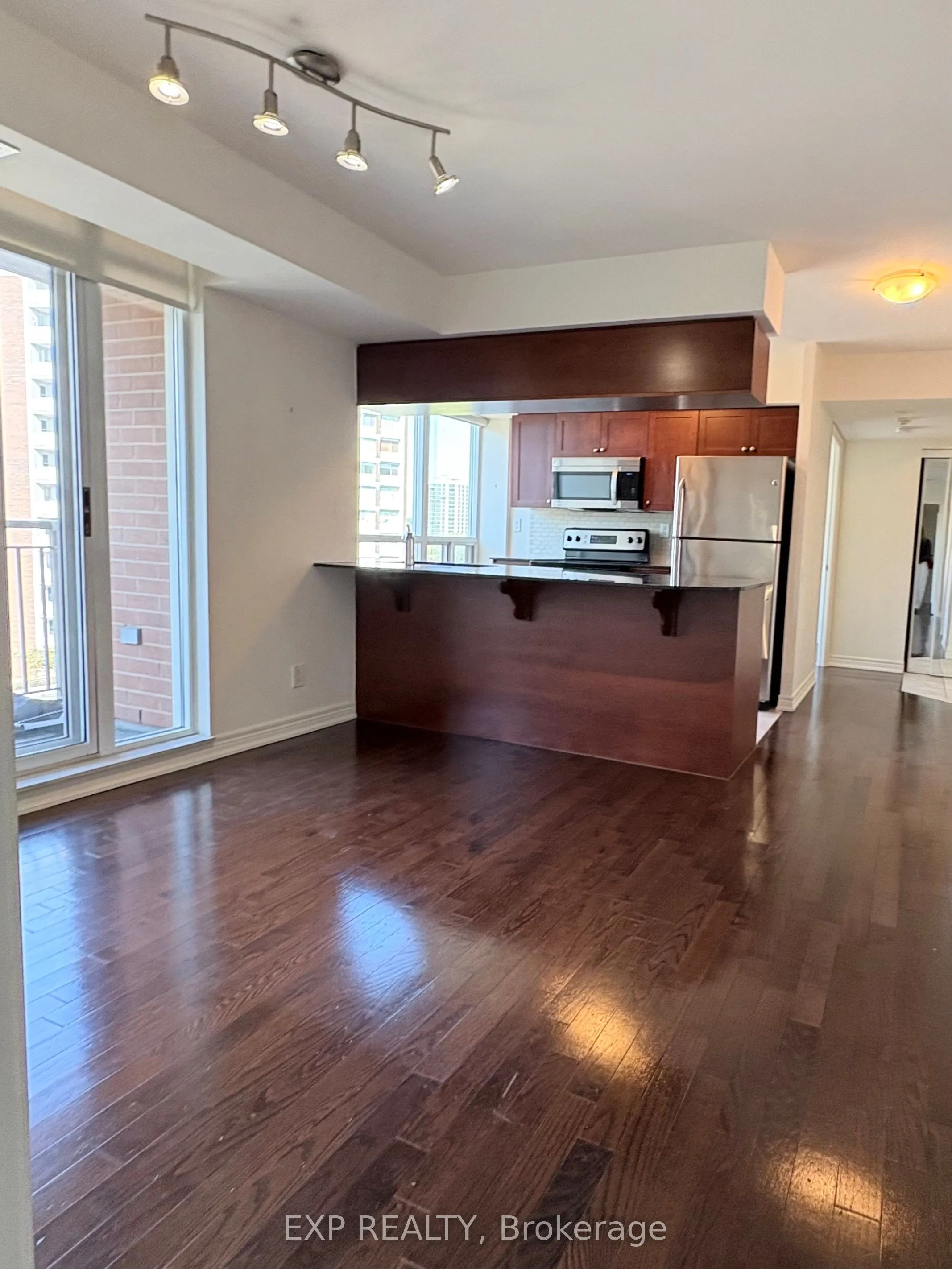 60 St Clair Avenue W, #1101