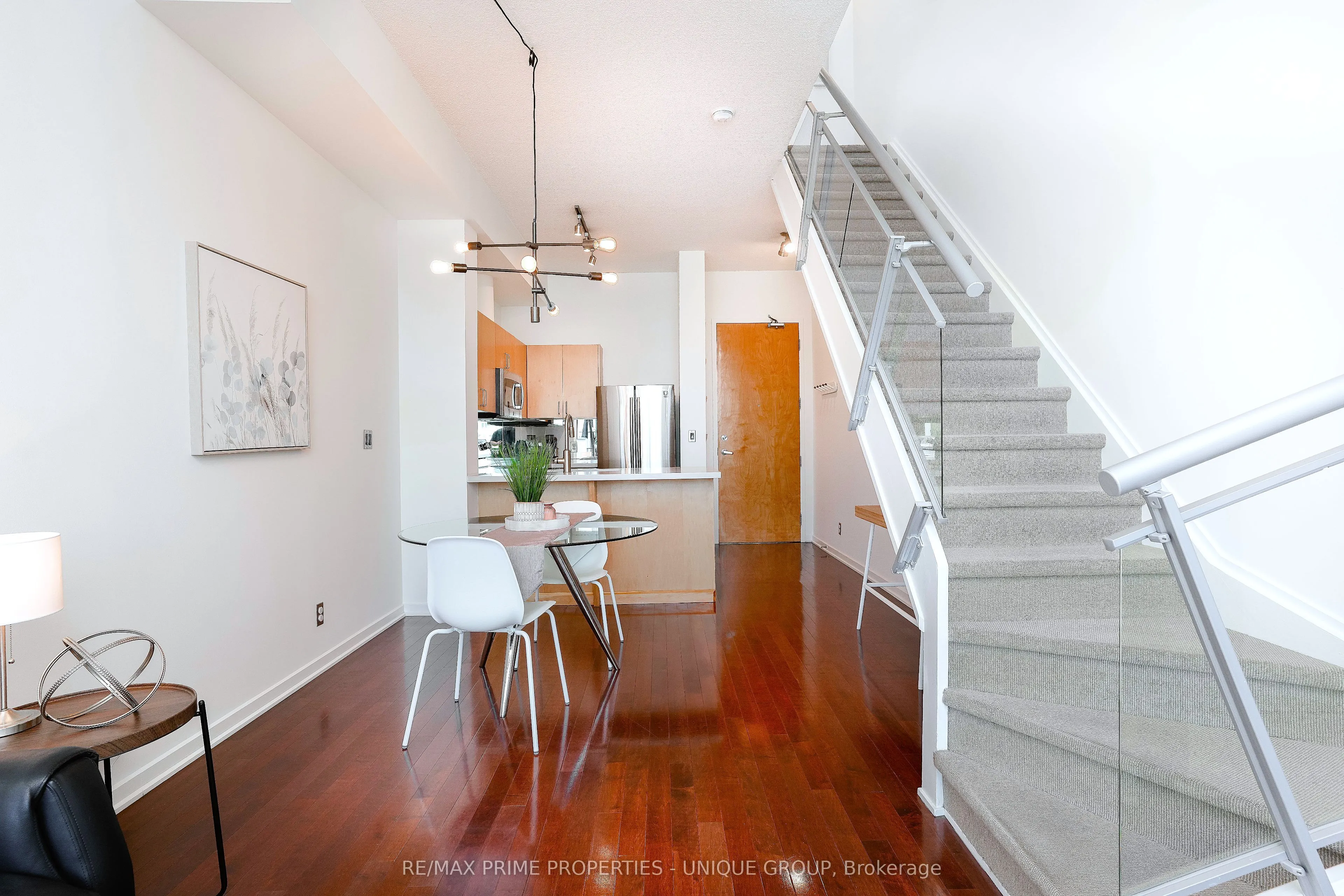 388 Richmond Street W, #923