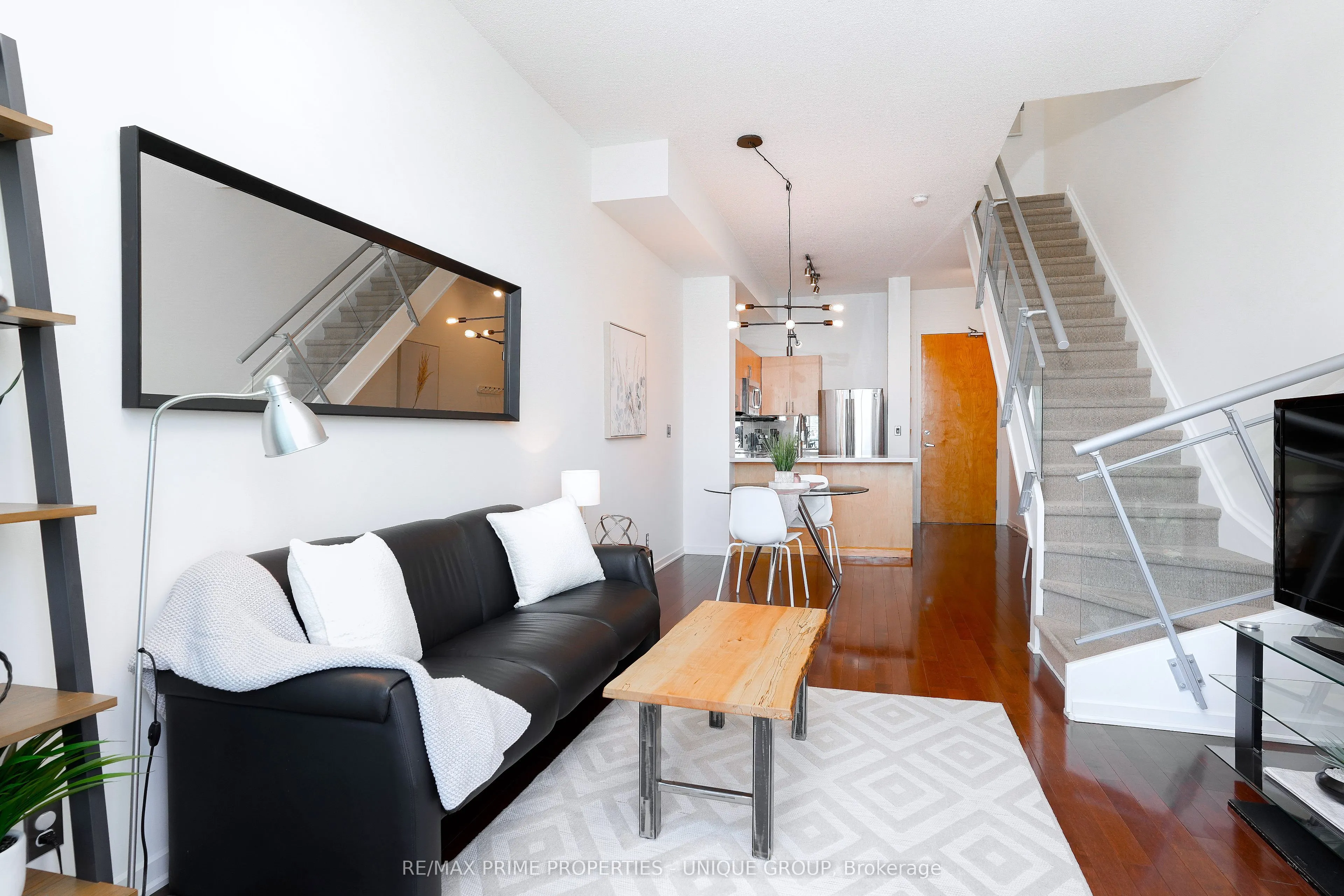 388 Richmond Street W, #923
