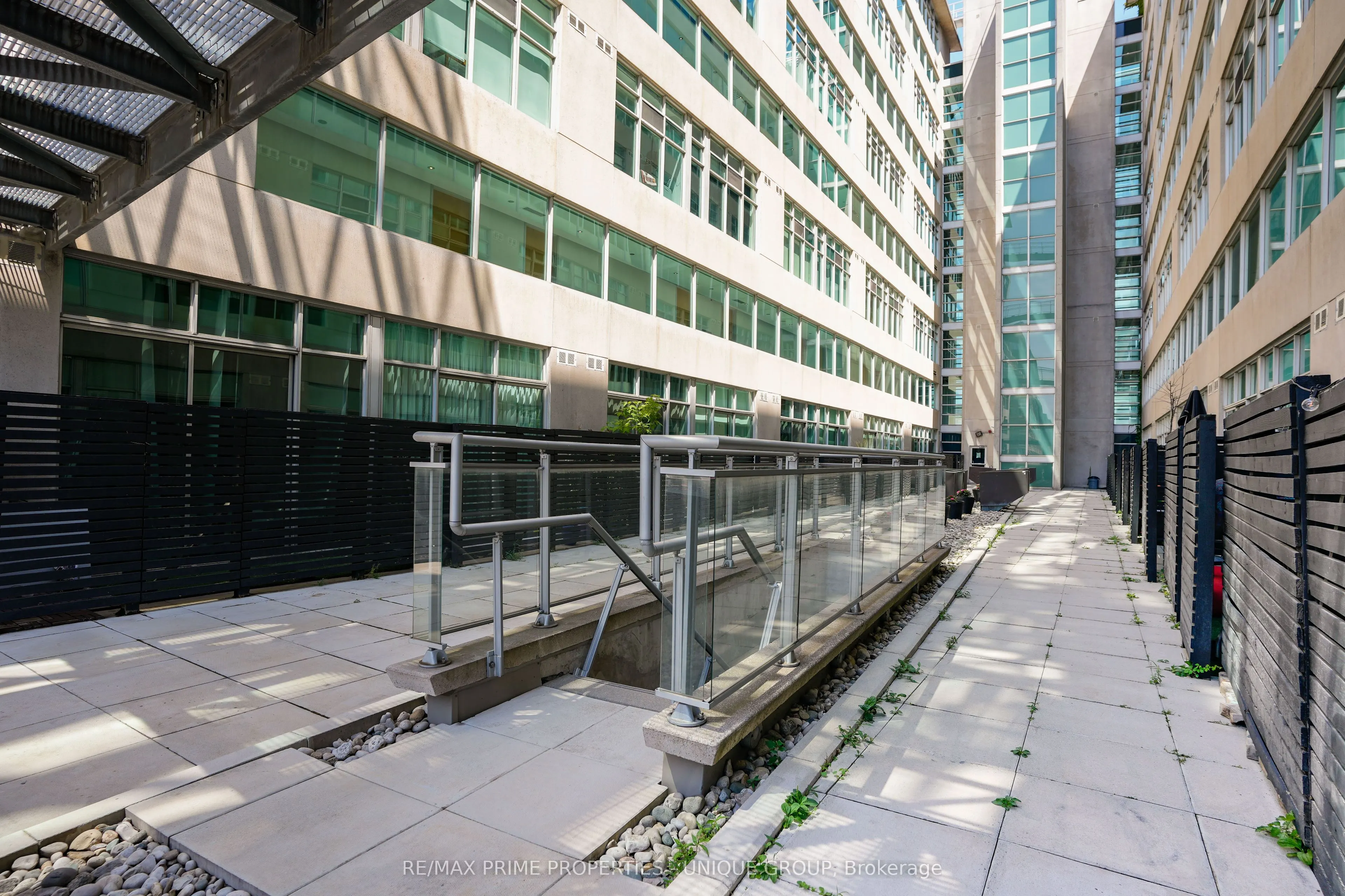 388 Richmond Street W, #923