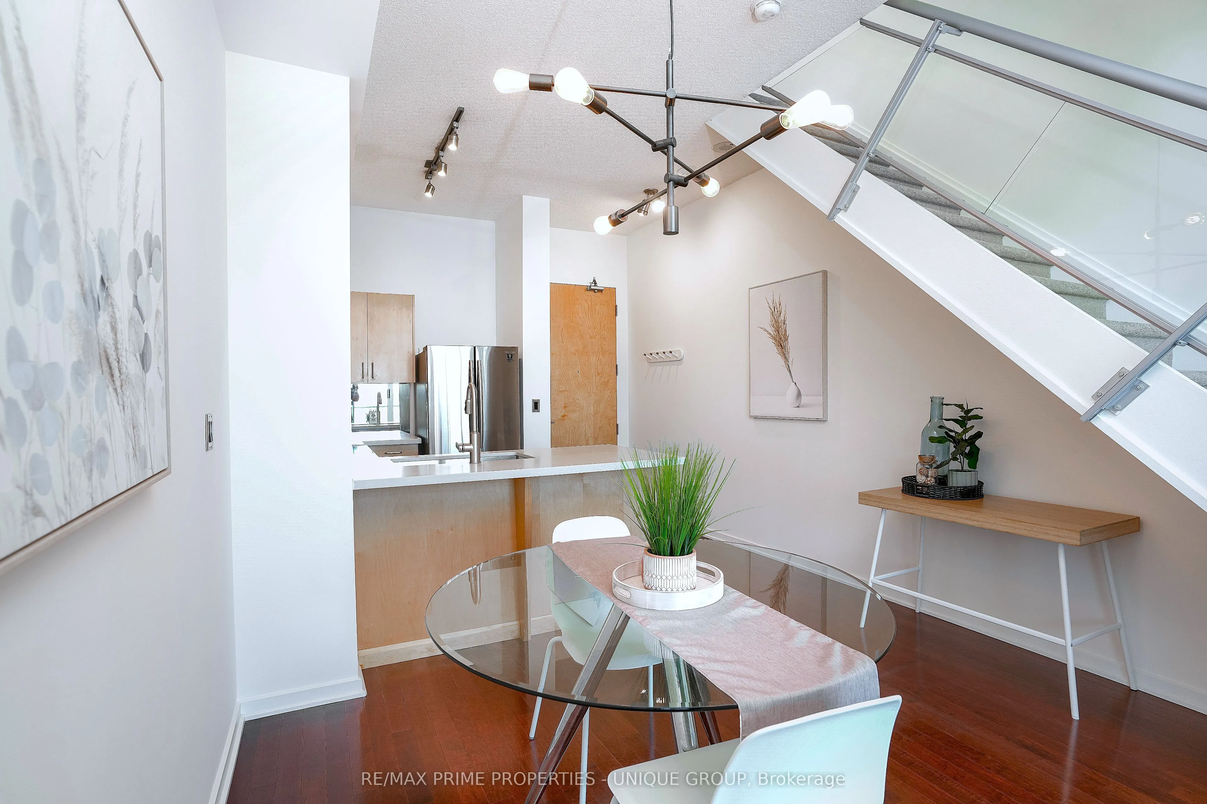 388 Richmond Street W, #923