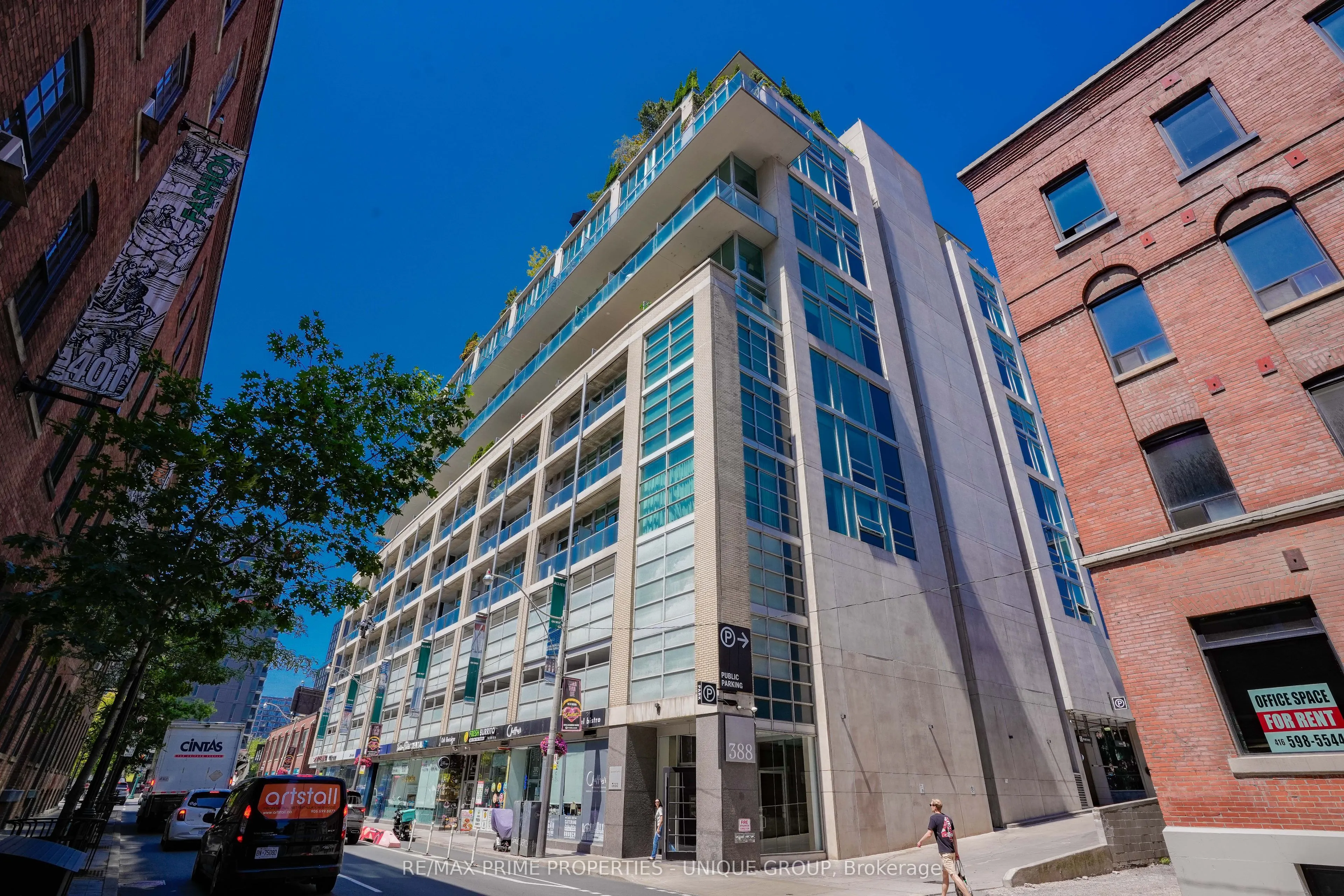 388 Richmond Street W, #923