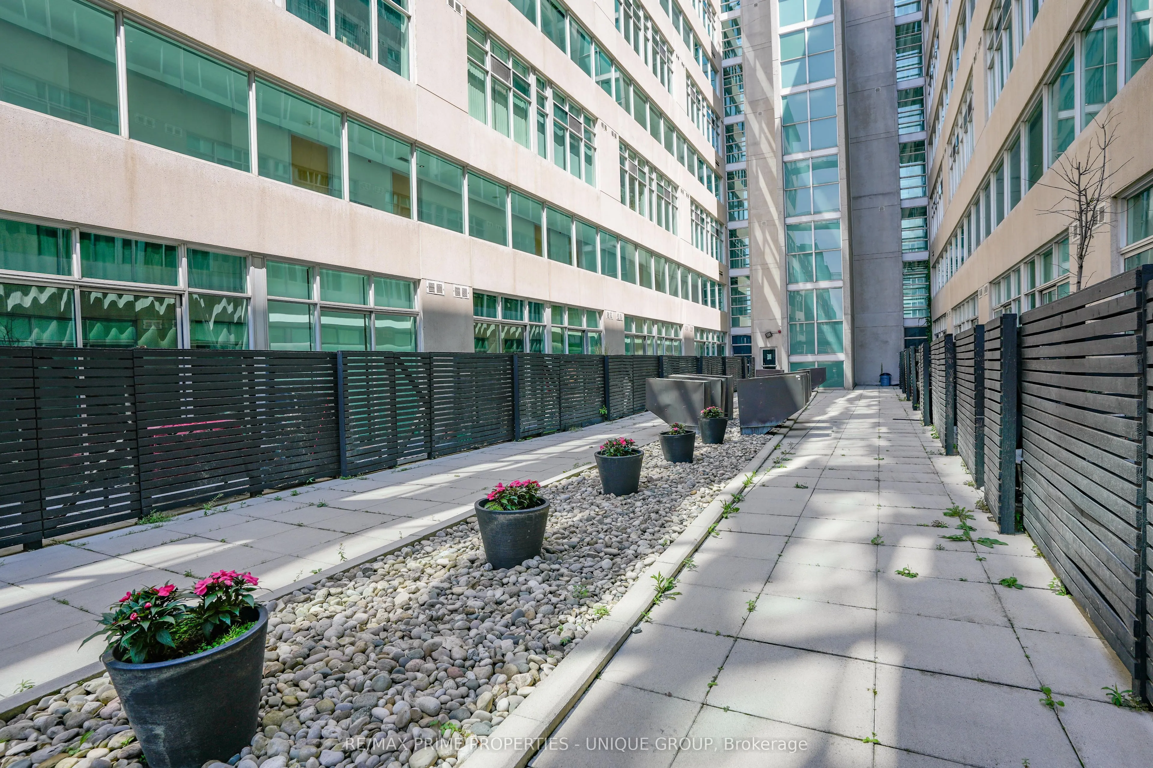 388 Richmond Street W, #923
