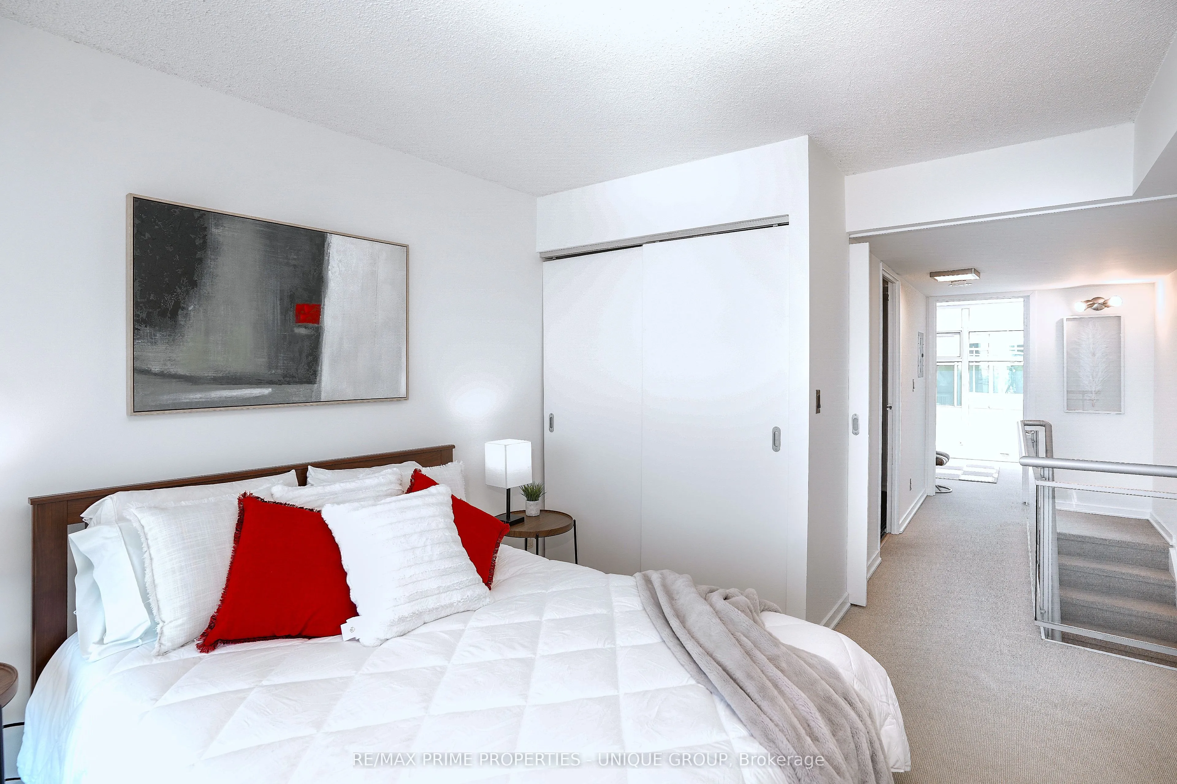 388 Richmond Street W, #923