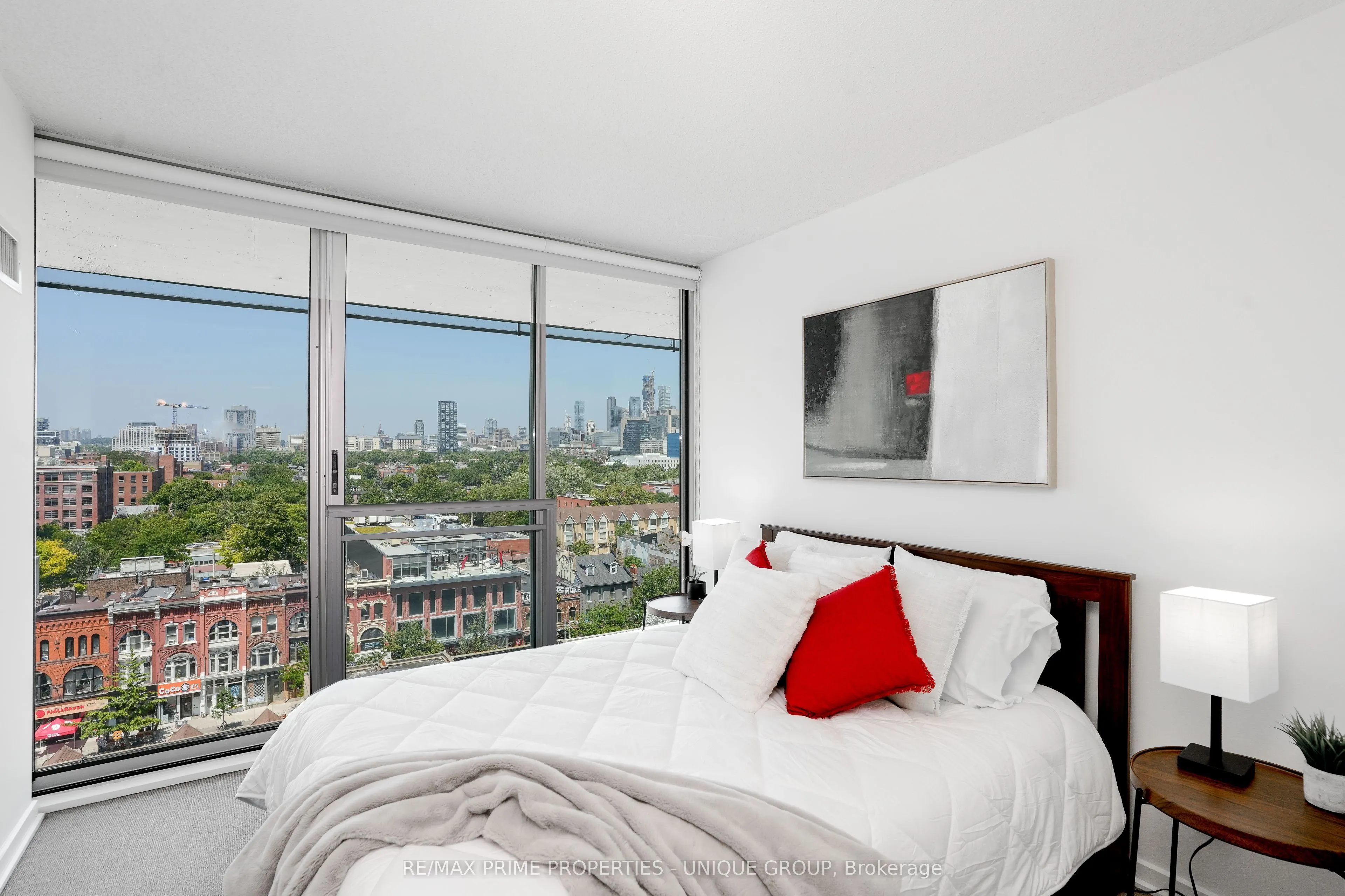 388 Richmond Street W, #923