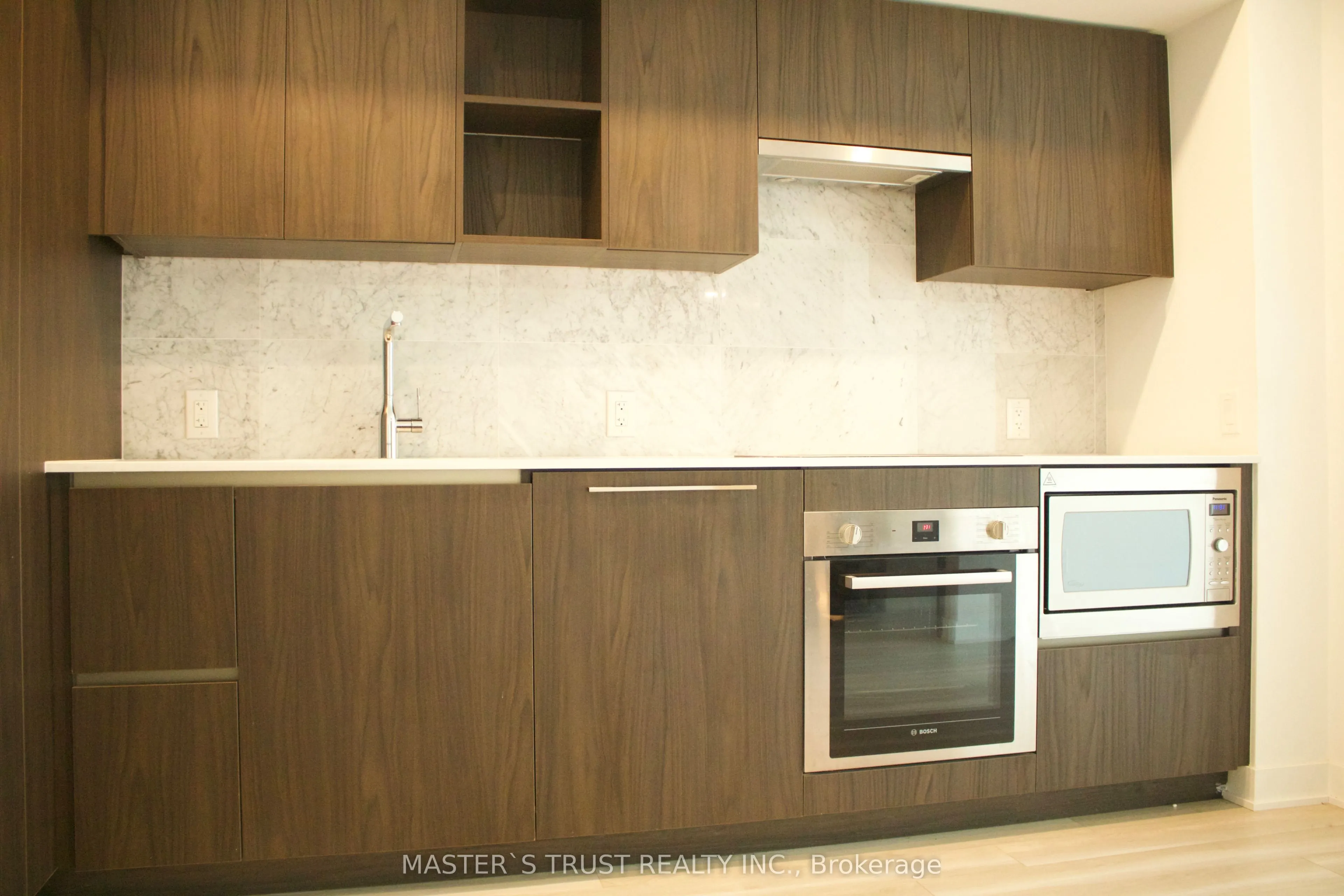 17 Bathurst Street, #1012