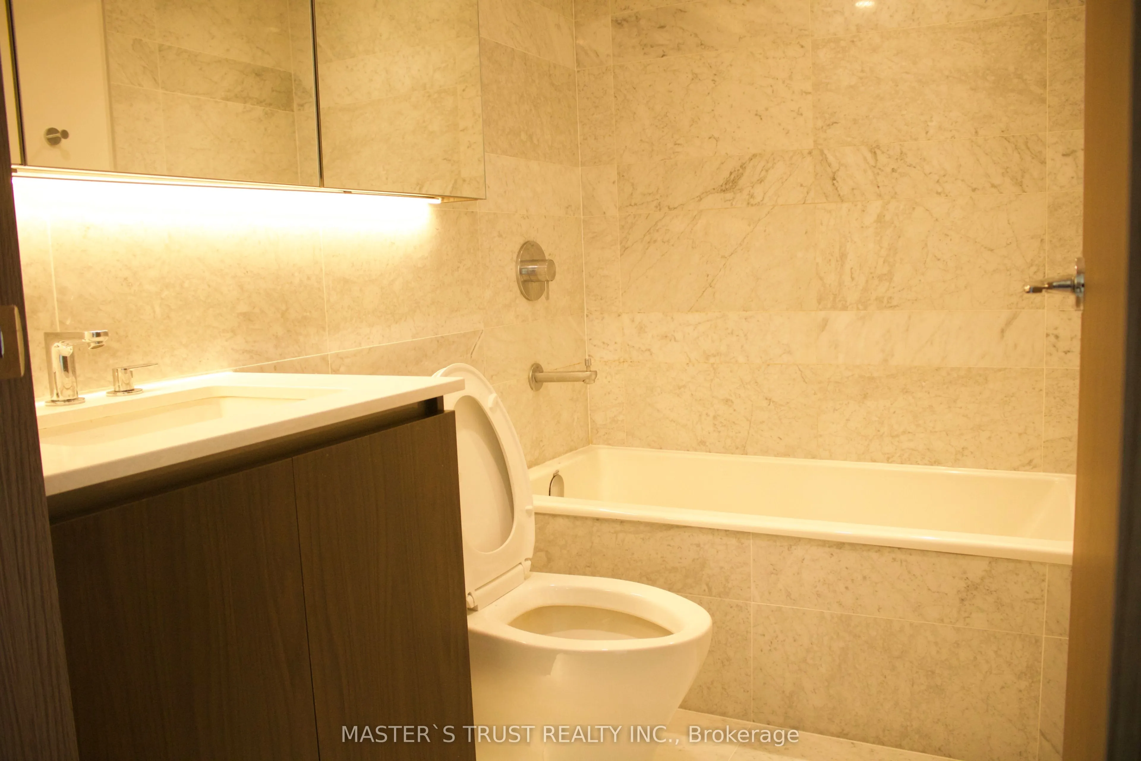 17 Bathurst Street, #1012