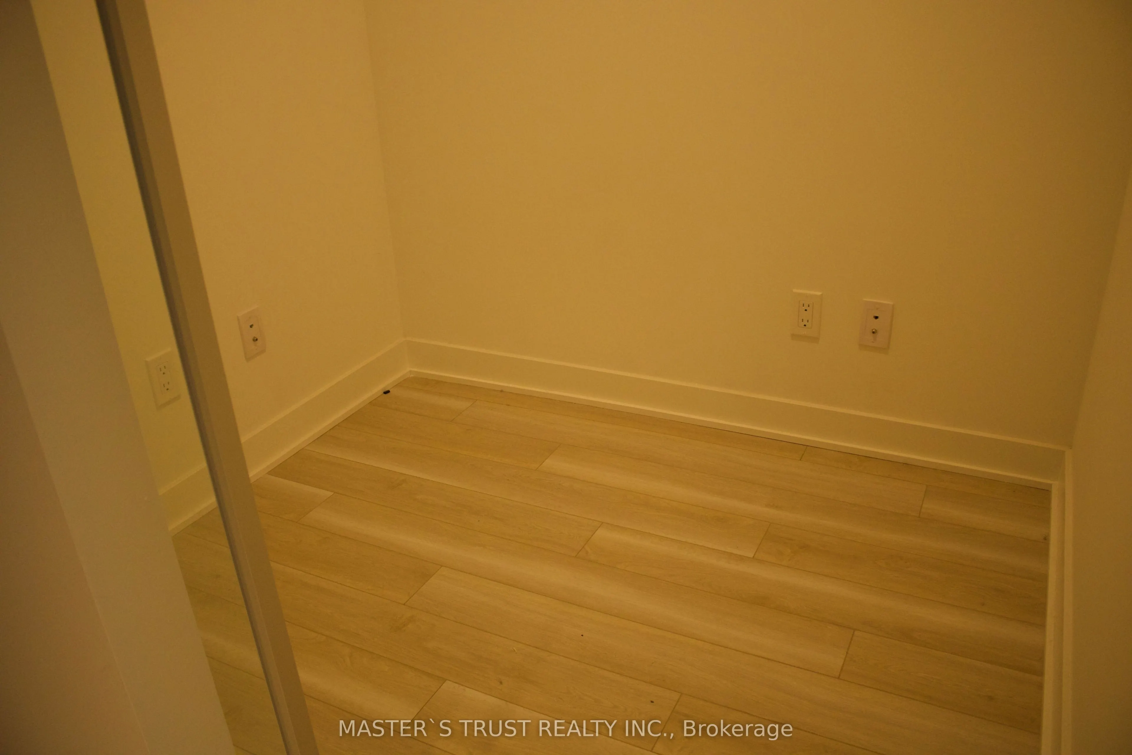17 Bathurst Street, #1012