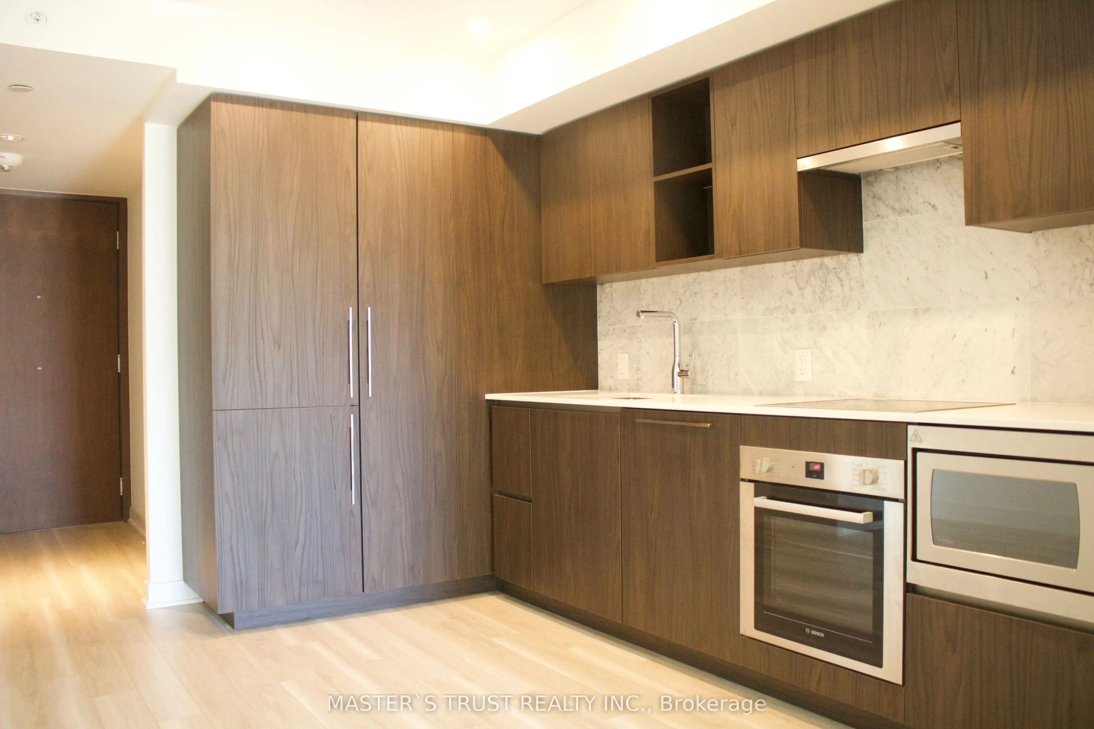17 Bathurst Street, #1012