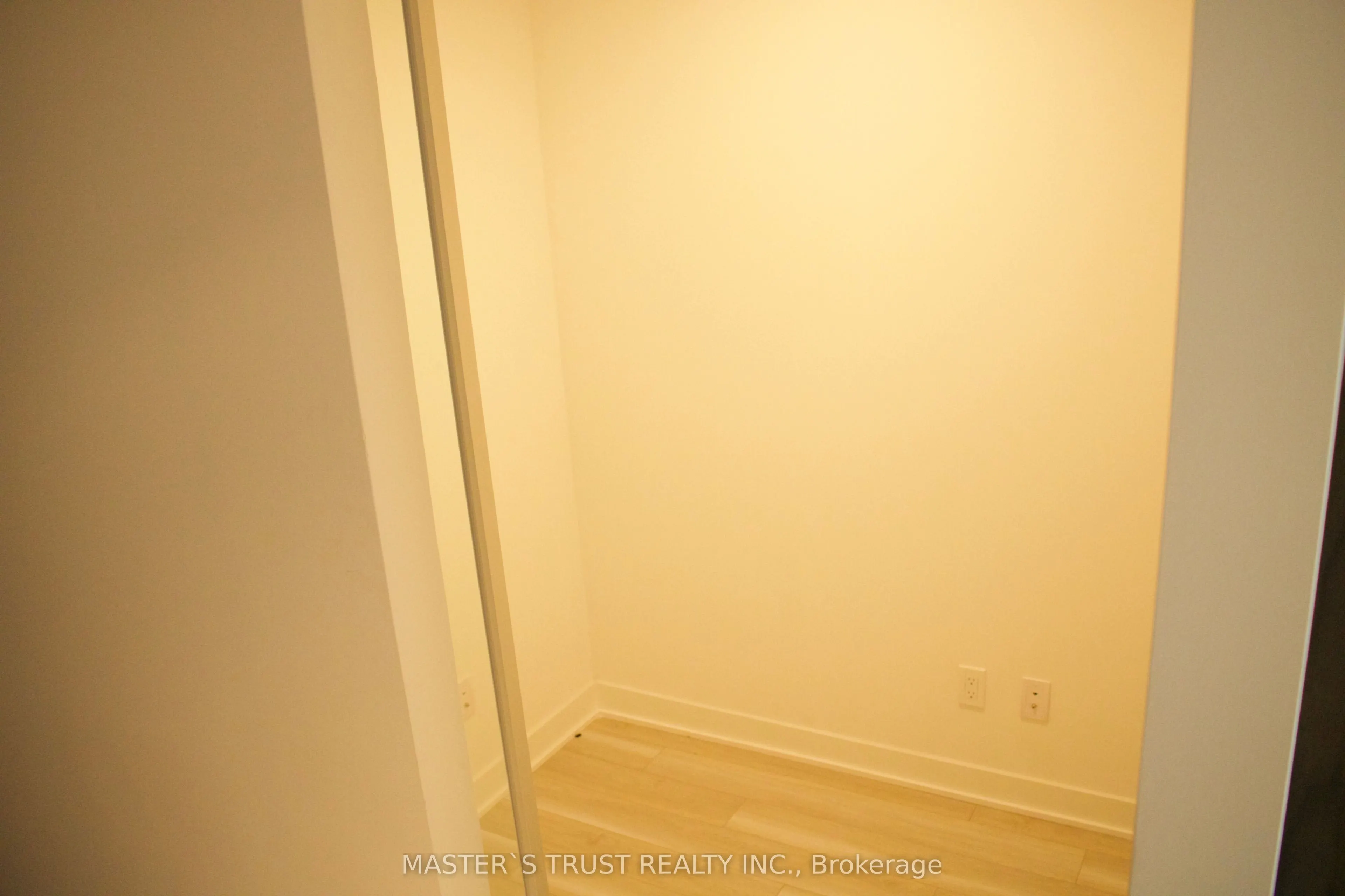 17 Bathurst Street, #1012