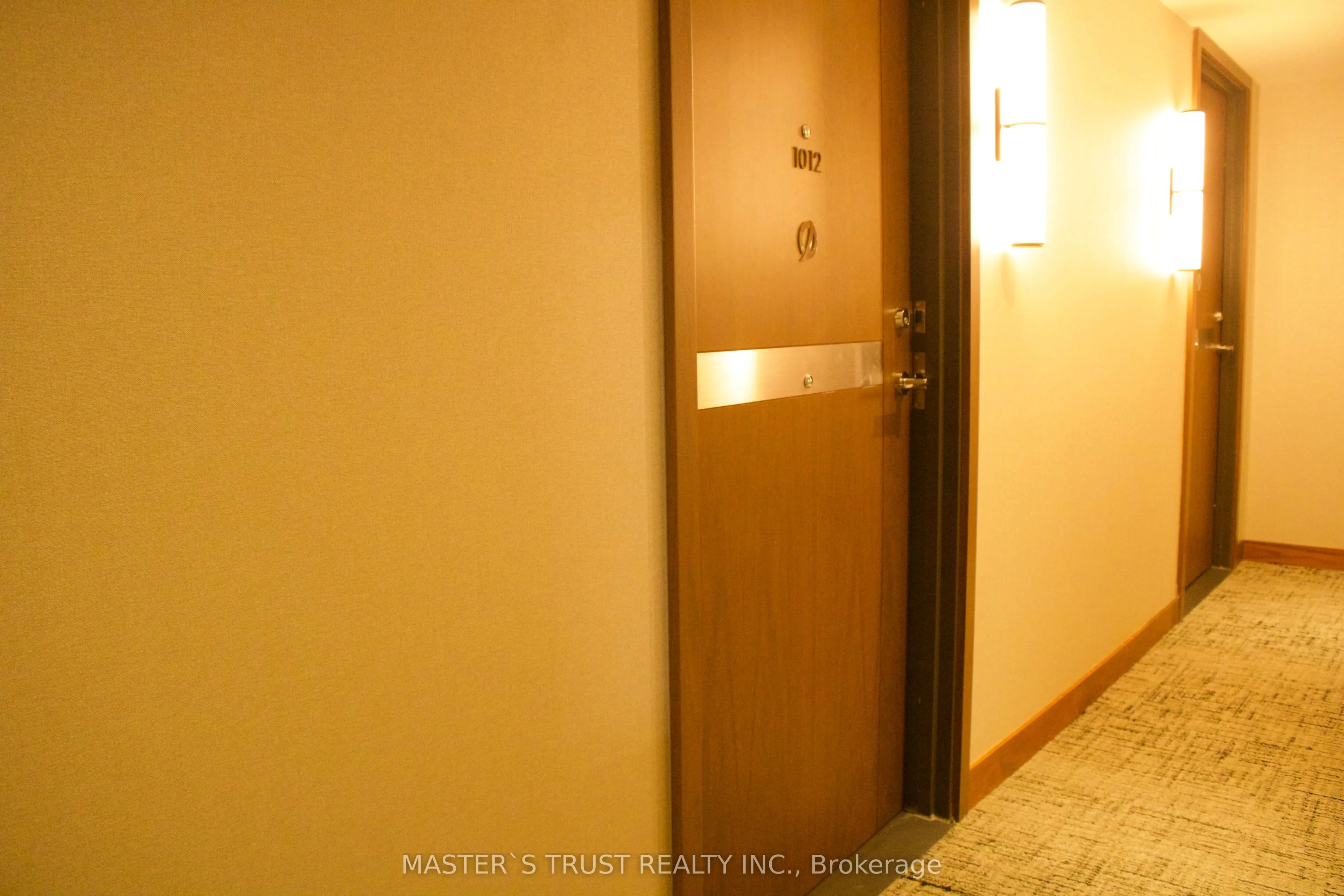 17 Bathurst Street, #1012