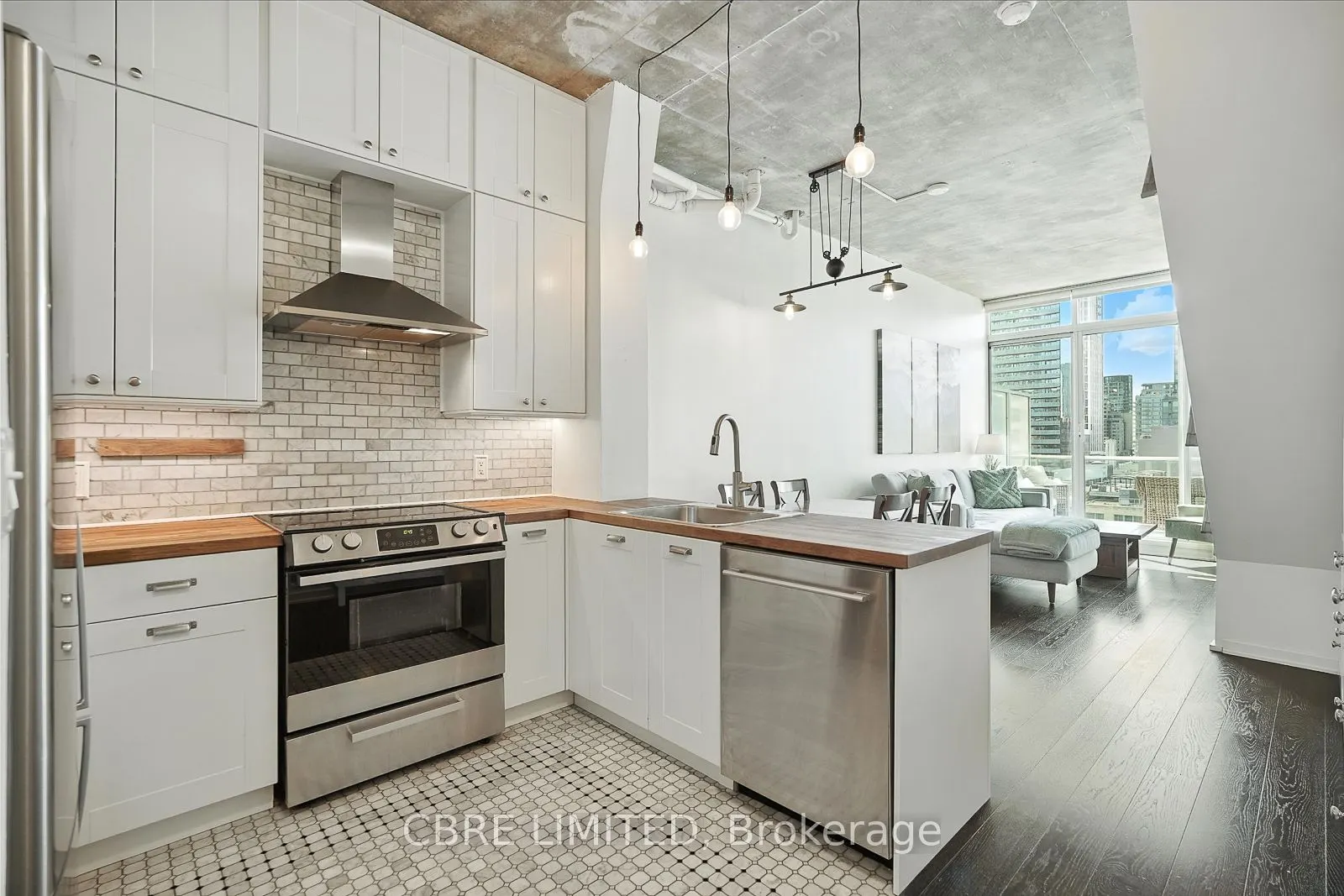 388 Richmond Street W, #1107