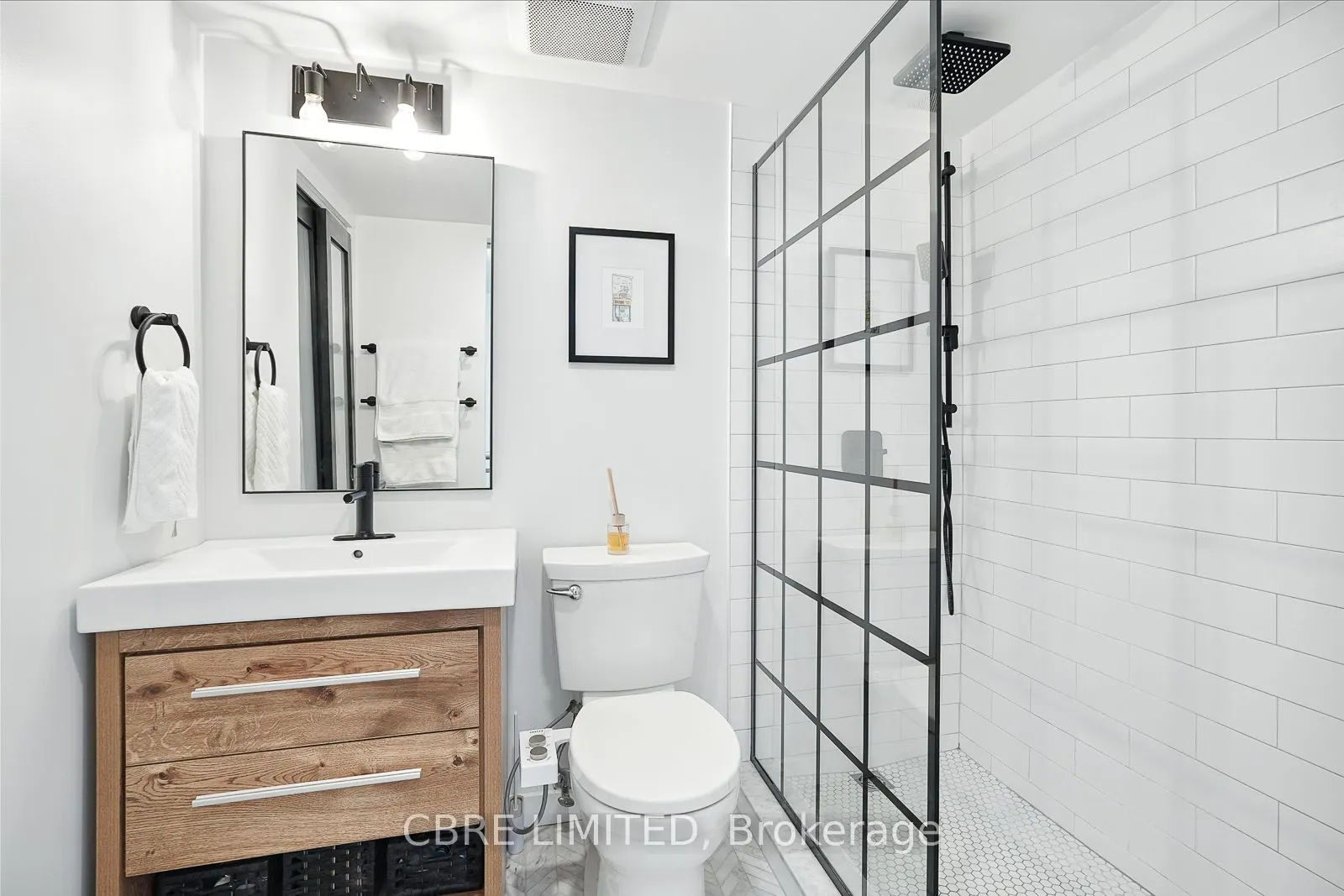 388 Richmond Street W, #1107