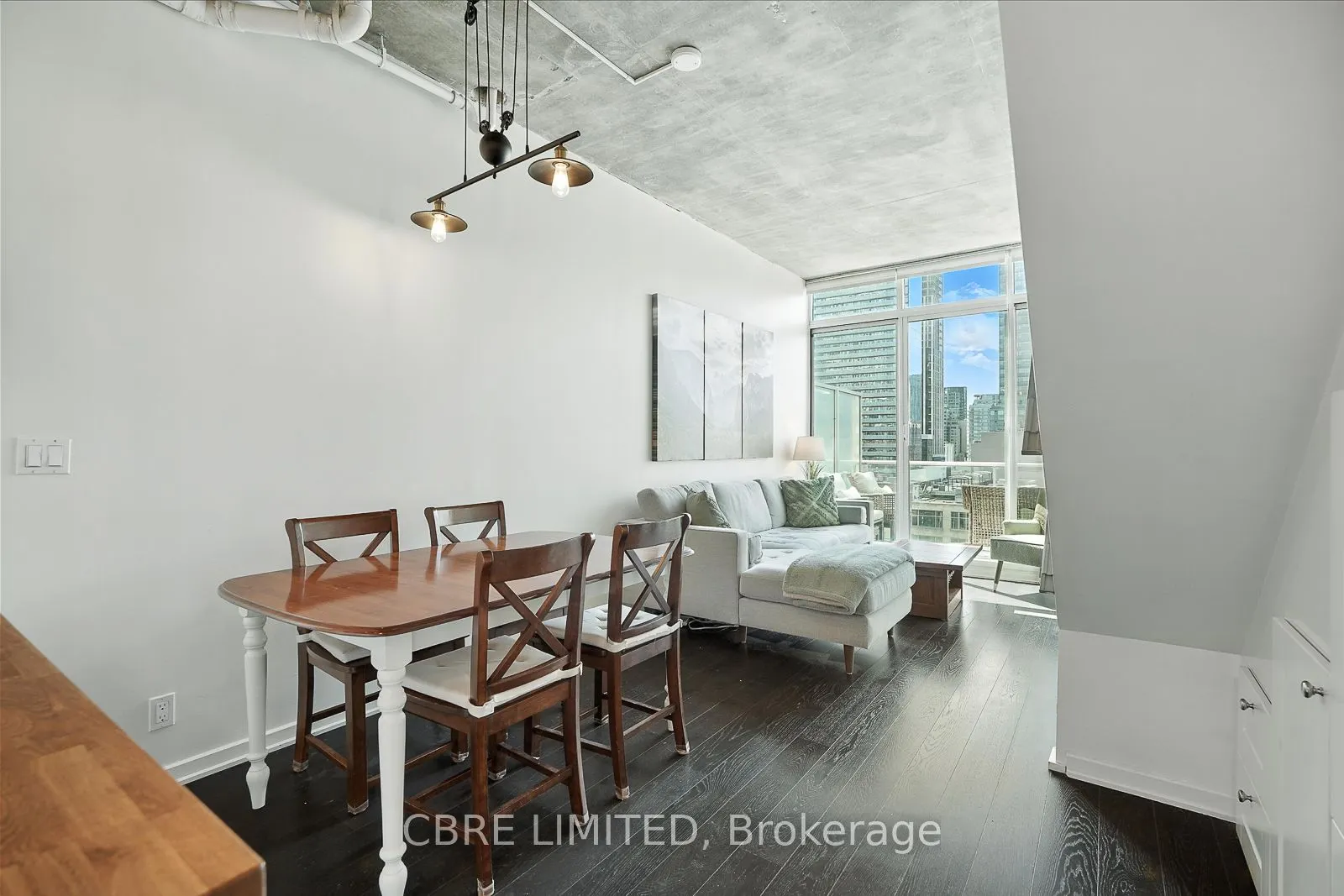388 Richmond Street W, #1107