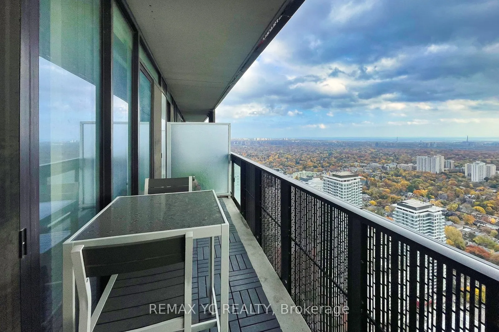 8 Eglinton Avenue E, #4801