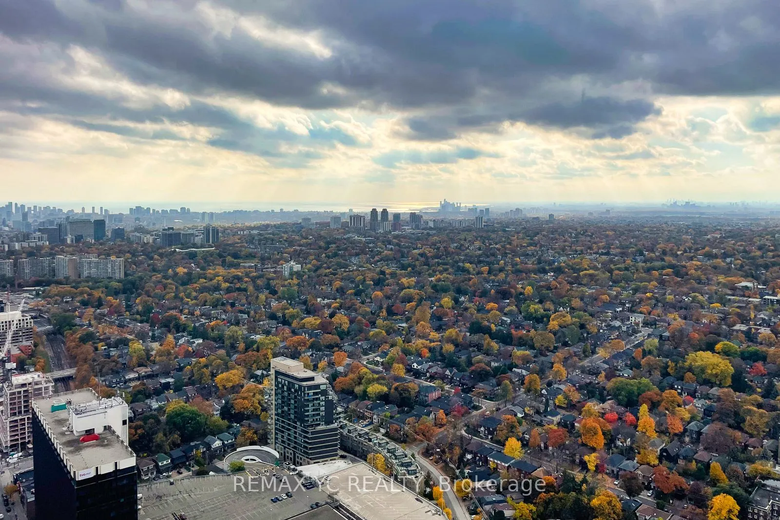 8 Eglinton Avenue E, #4801