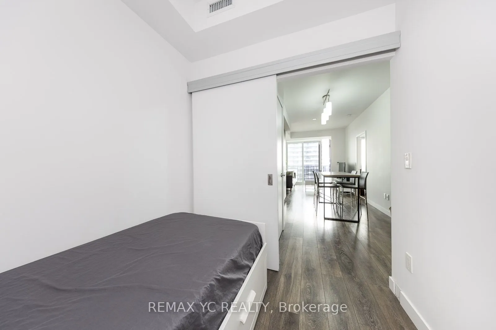8 Eglinton Avenue E, #4801
