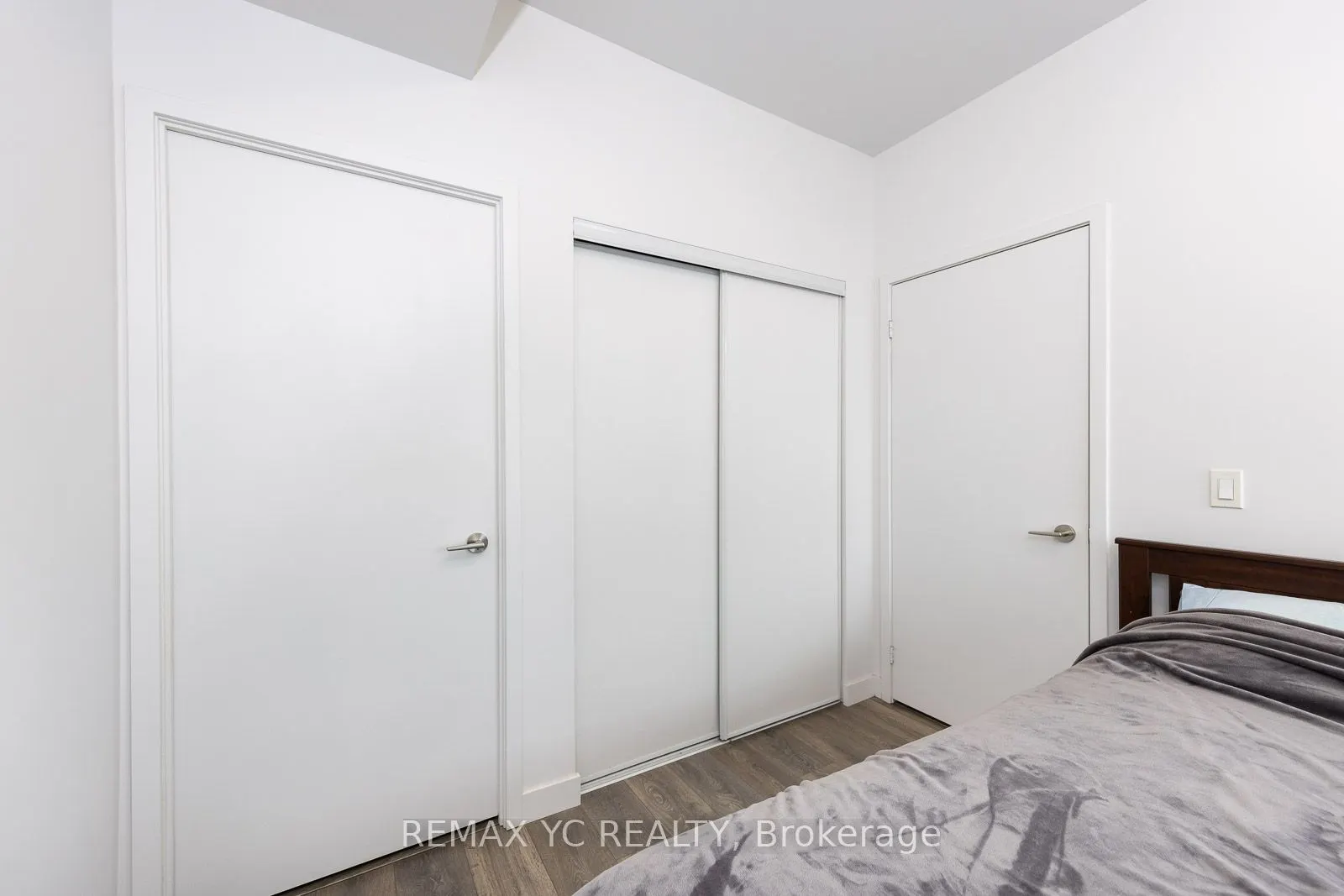 8 Eglinton Avenue E, #4801