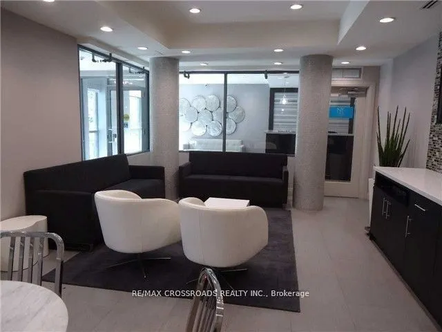 17 Kenaston Gardens, #414
