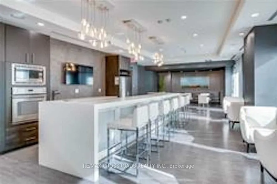 17 Kenaston Gardens, #414