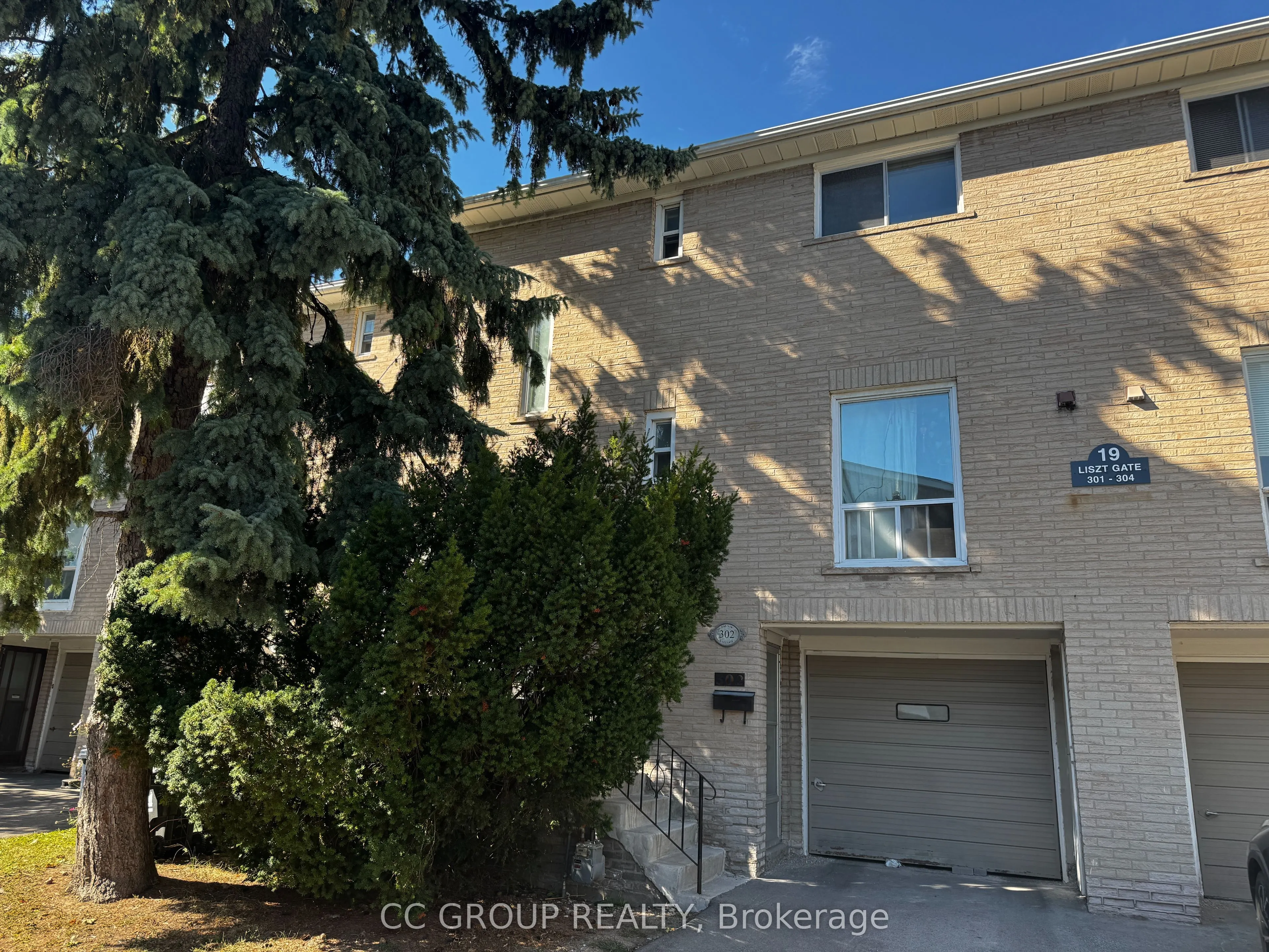 19 Liszt Gate, #302