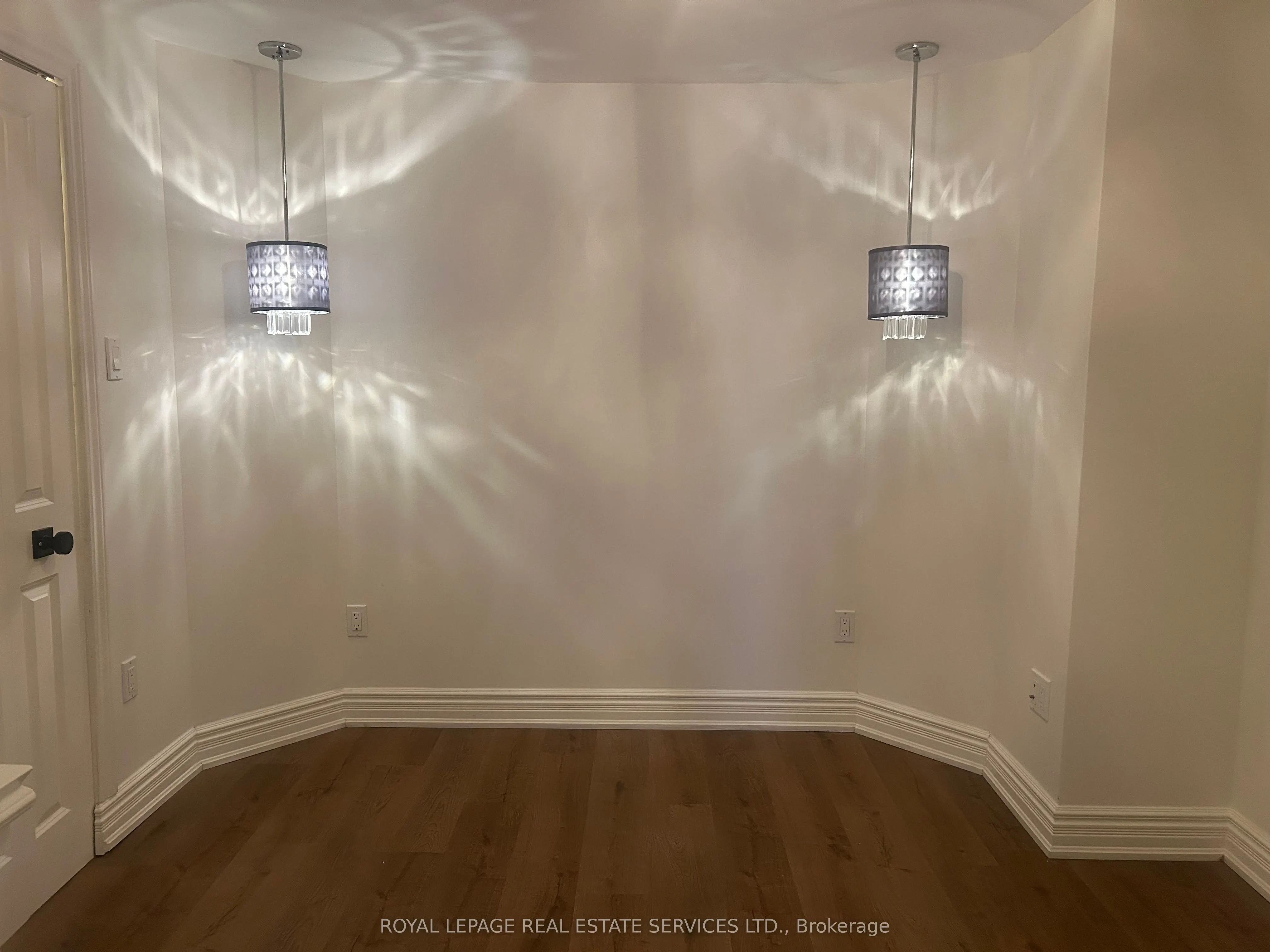 33 Woodlawn Avenue E, #L
