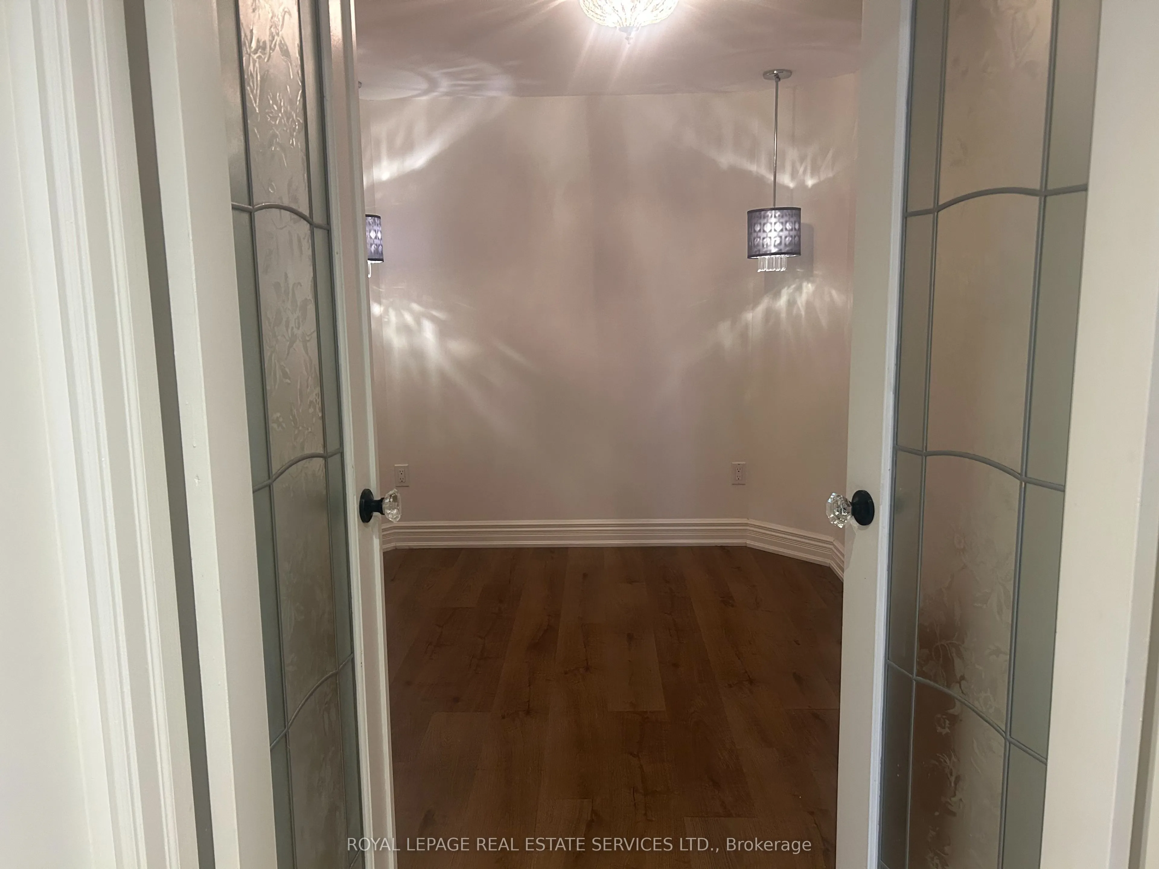 33 Woodlawn Avenue E, #L