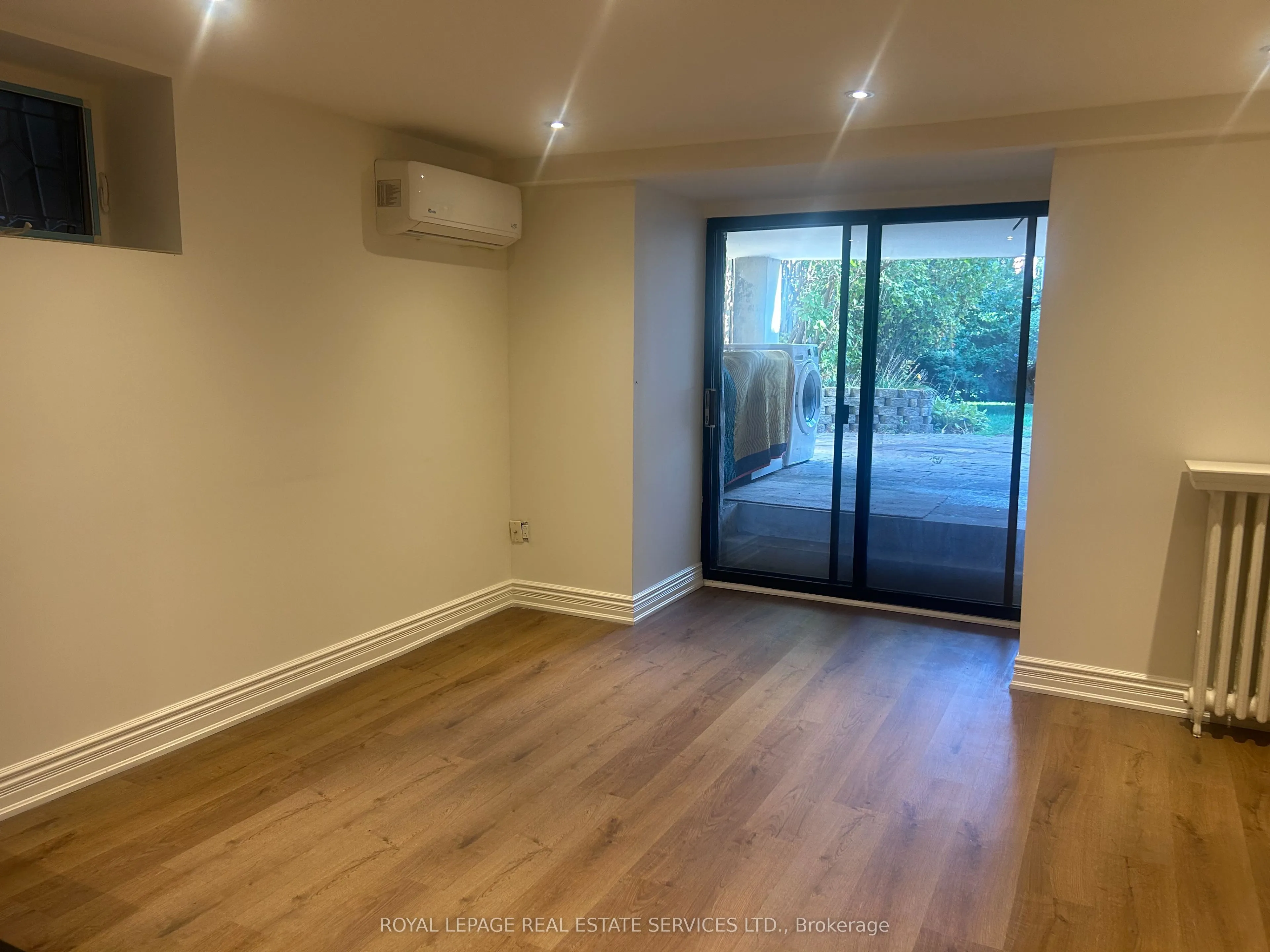33 Woodlawn Avenue E, #L