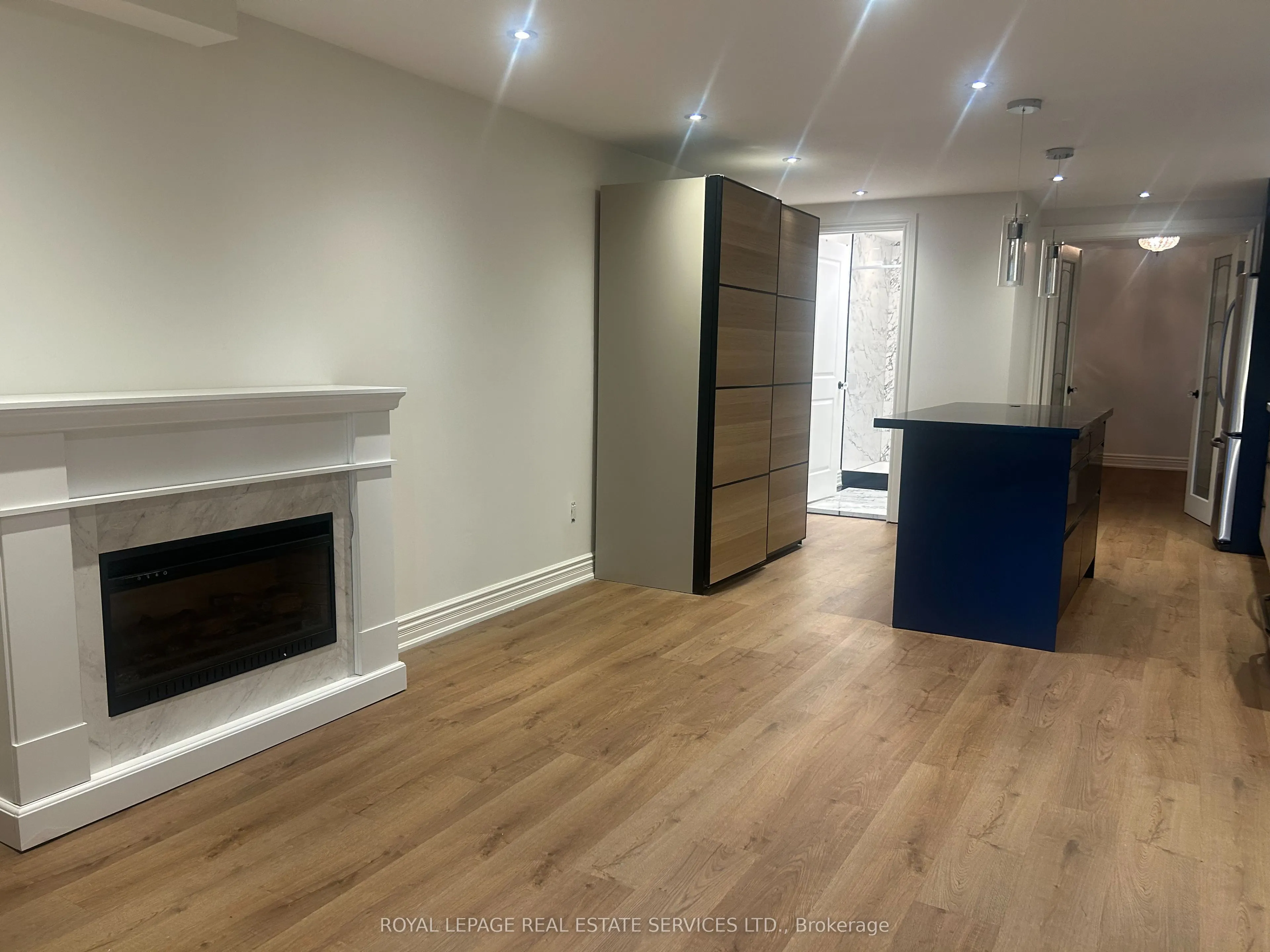 33 Woodlawn Avenue E, #L