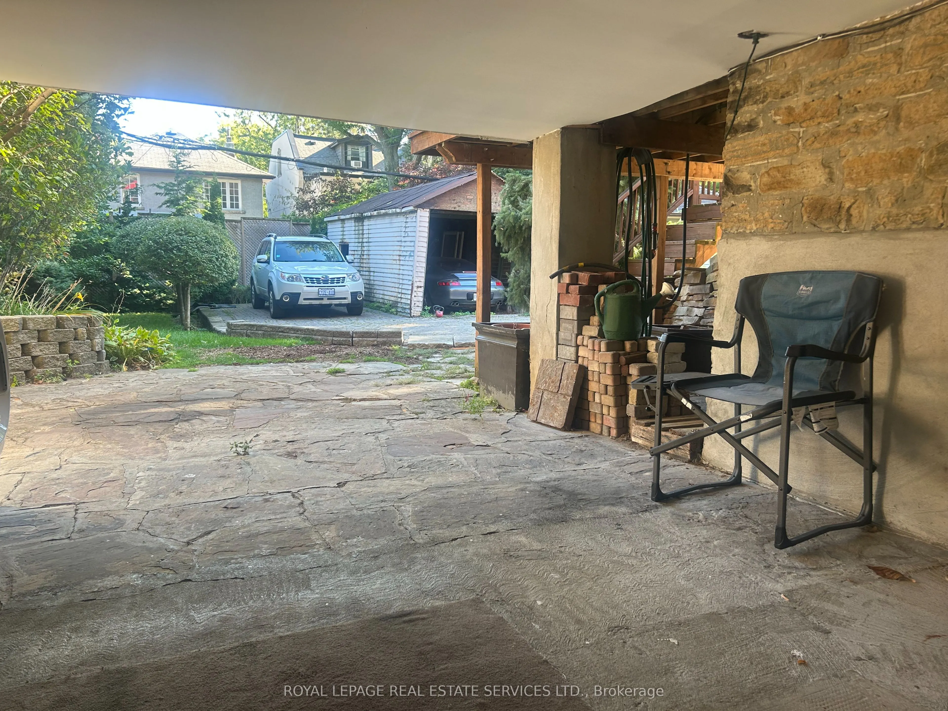 33 Woodlawn Avenue E, #L