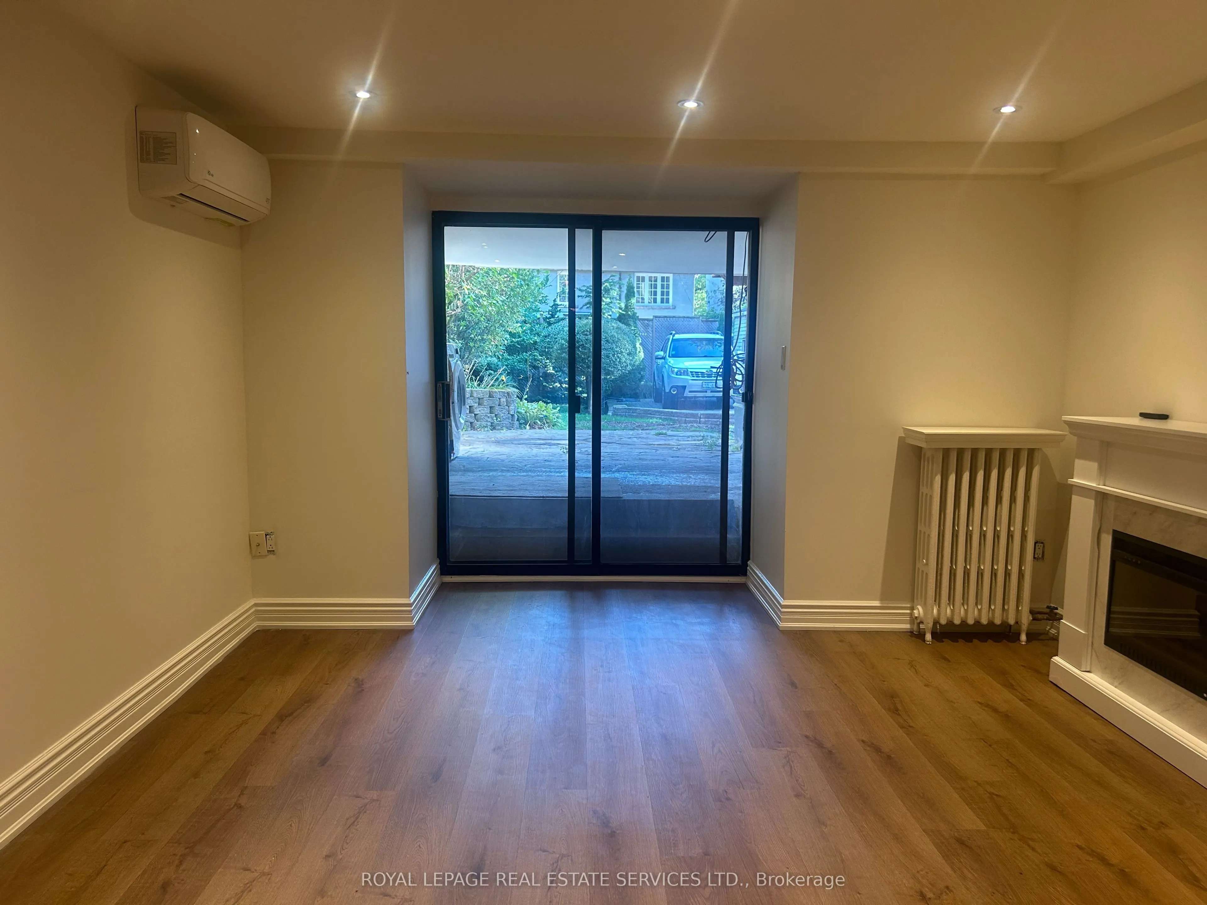 33 Woodlawn Avenue E, #L