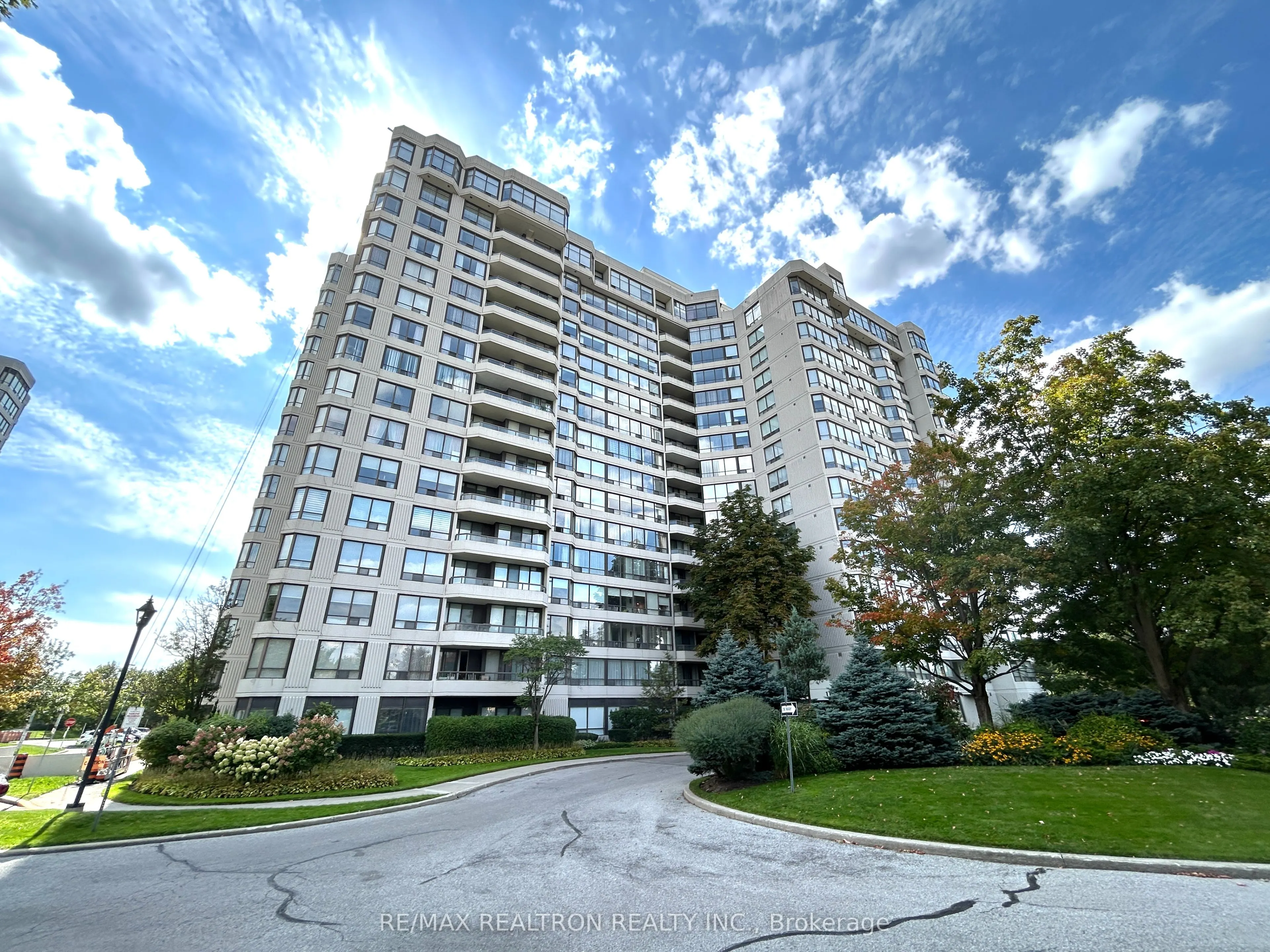 1131 Steeles Avenue W, #302