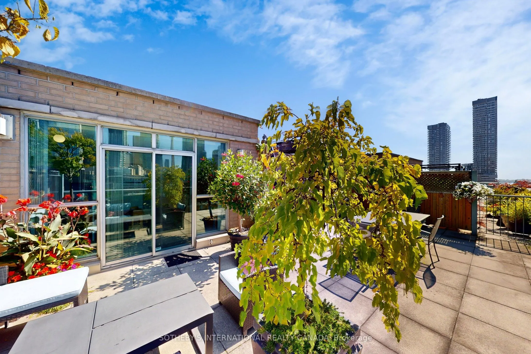 109 Front Street E, #PH39