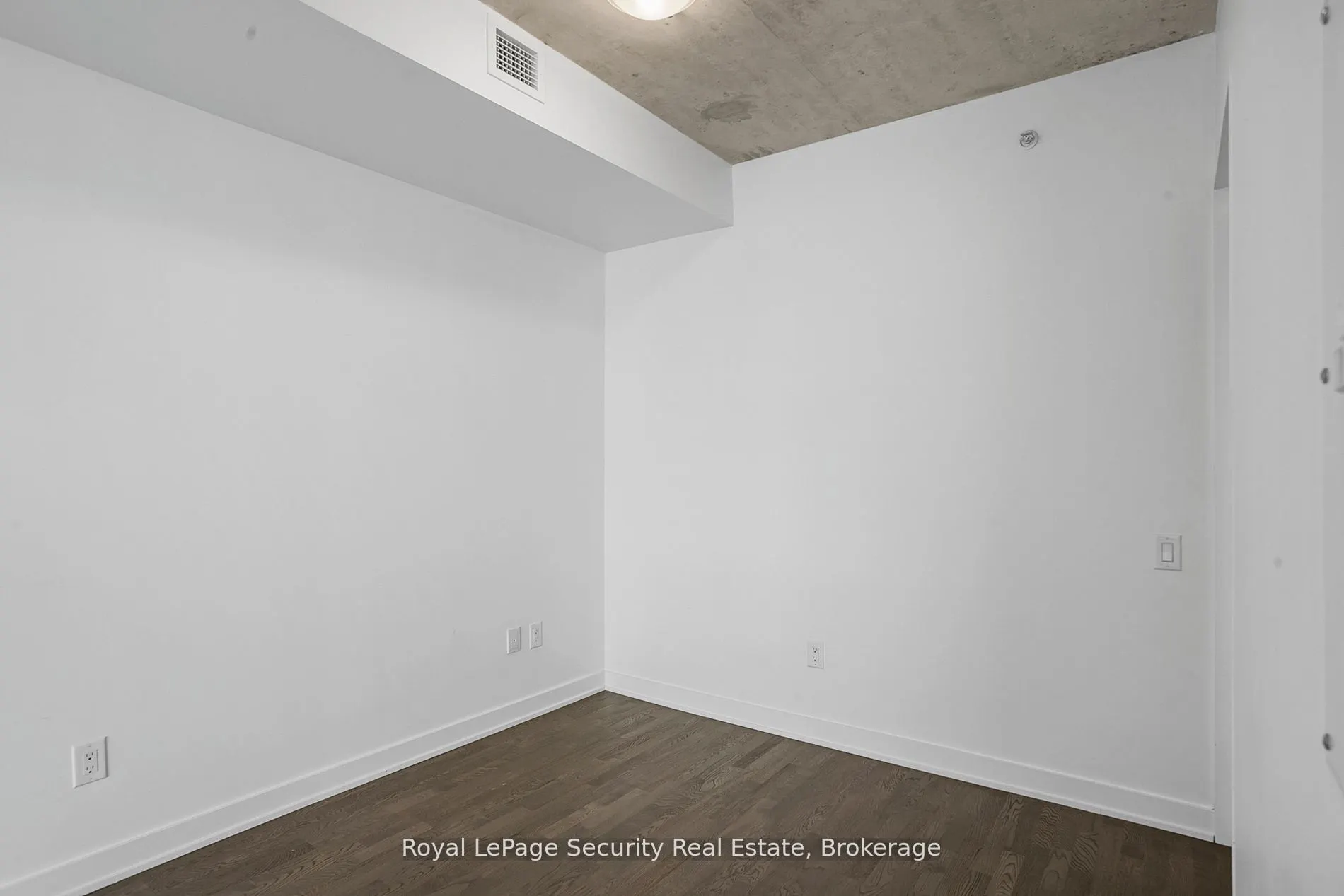 629 King Street, #320