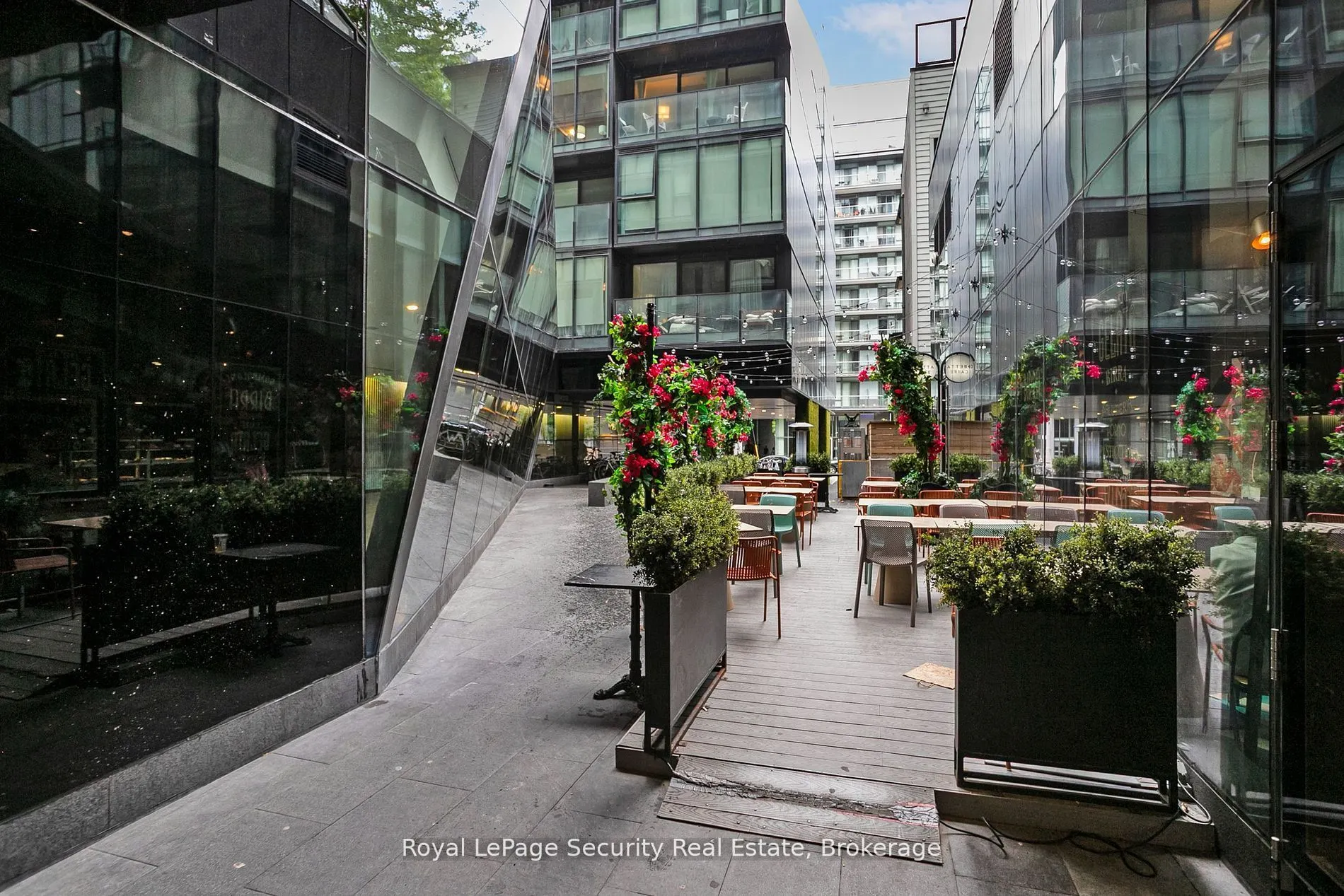 629 King Street, #320