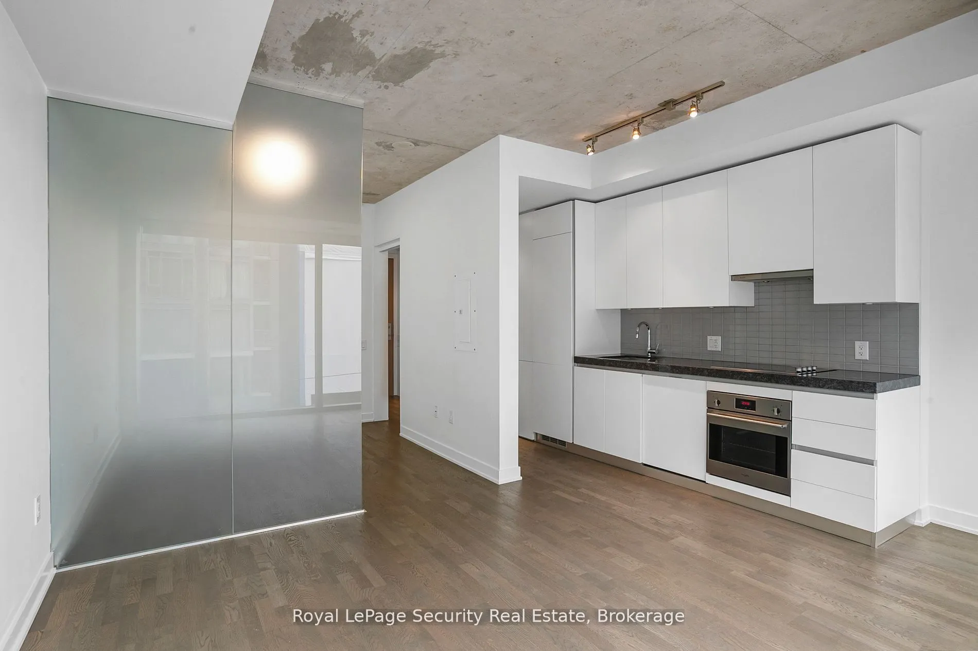 629 King Street, #320