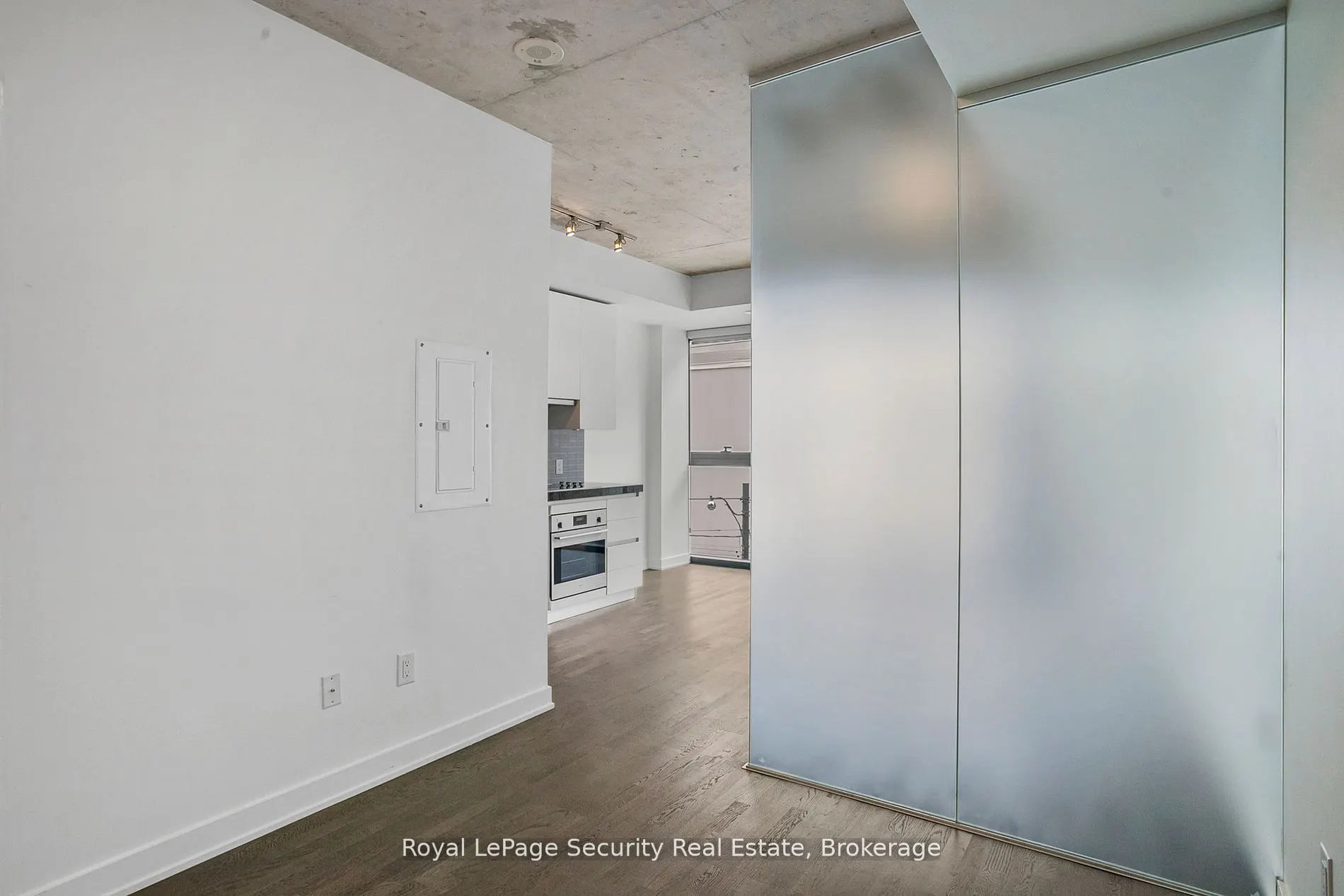 629 King Street, #320