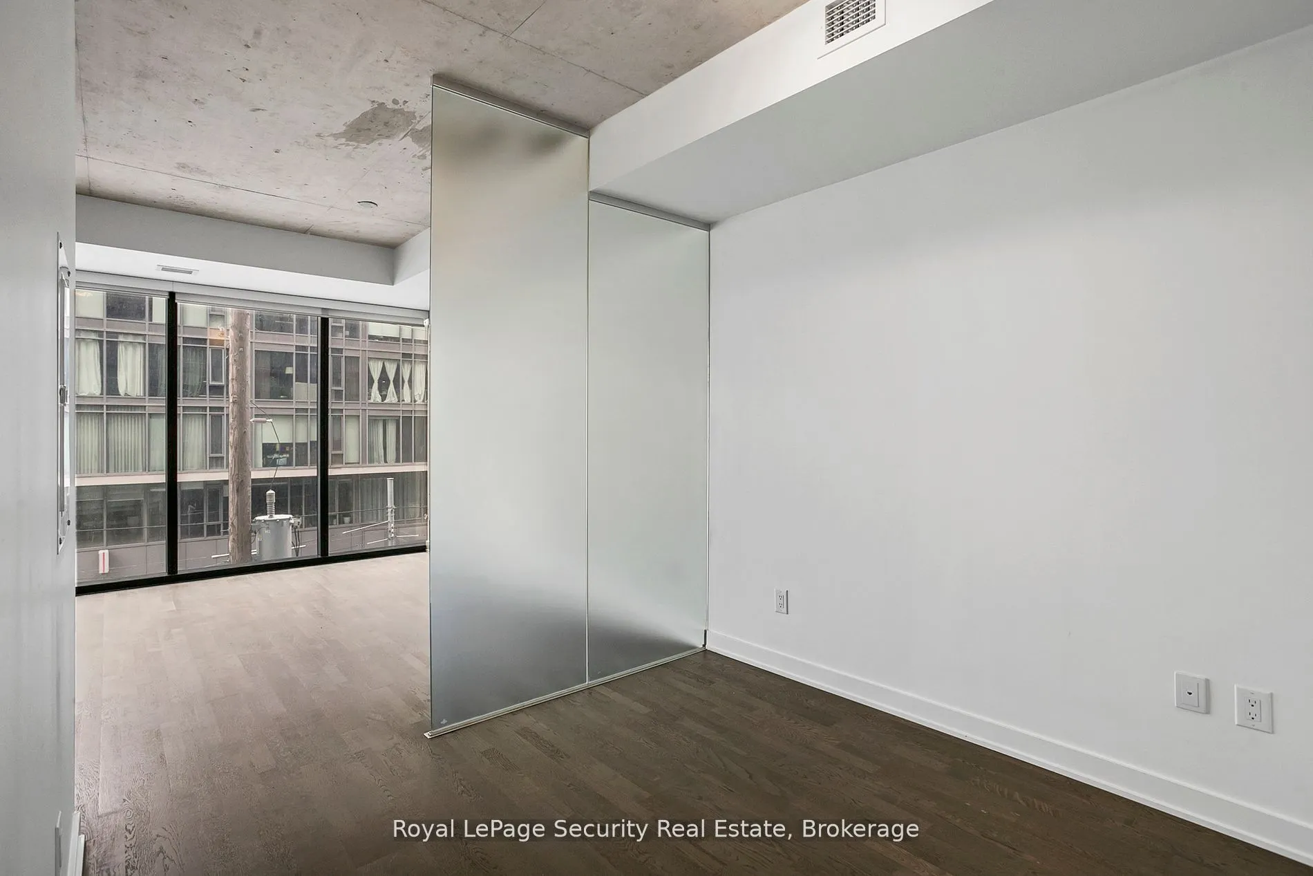 629 King Street, #320