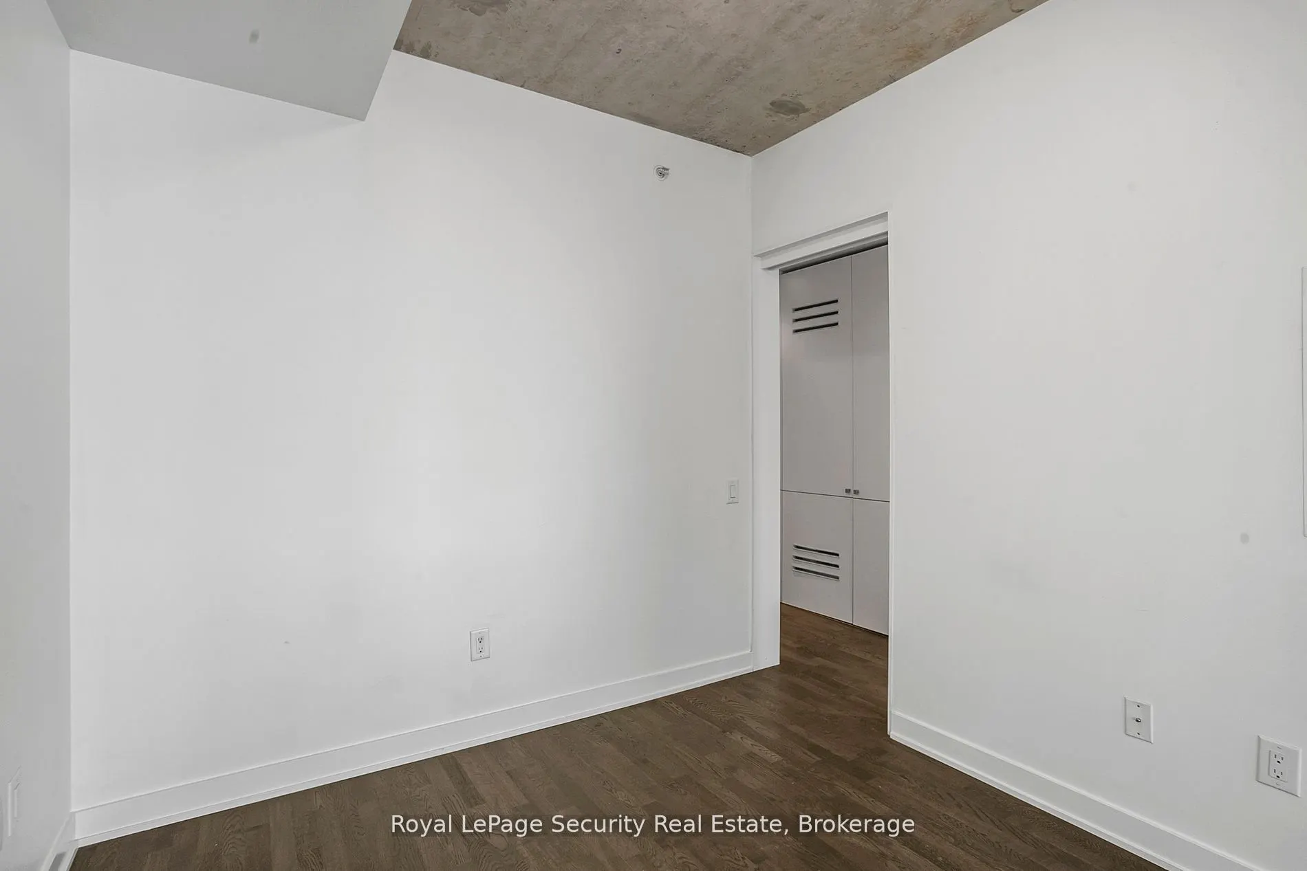 629 King Street, #320