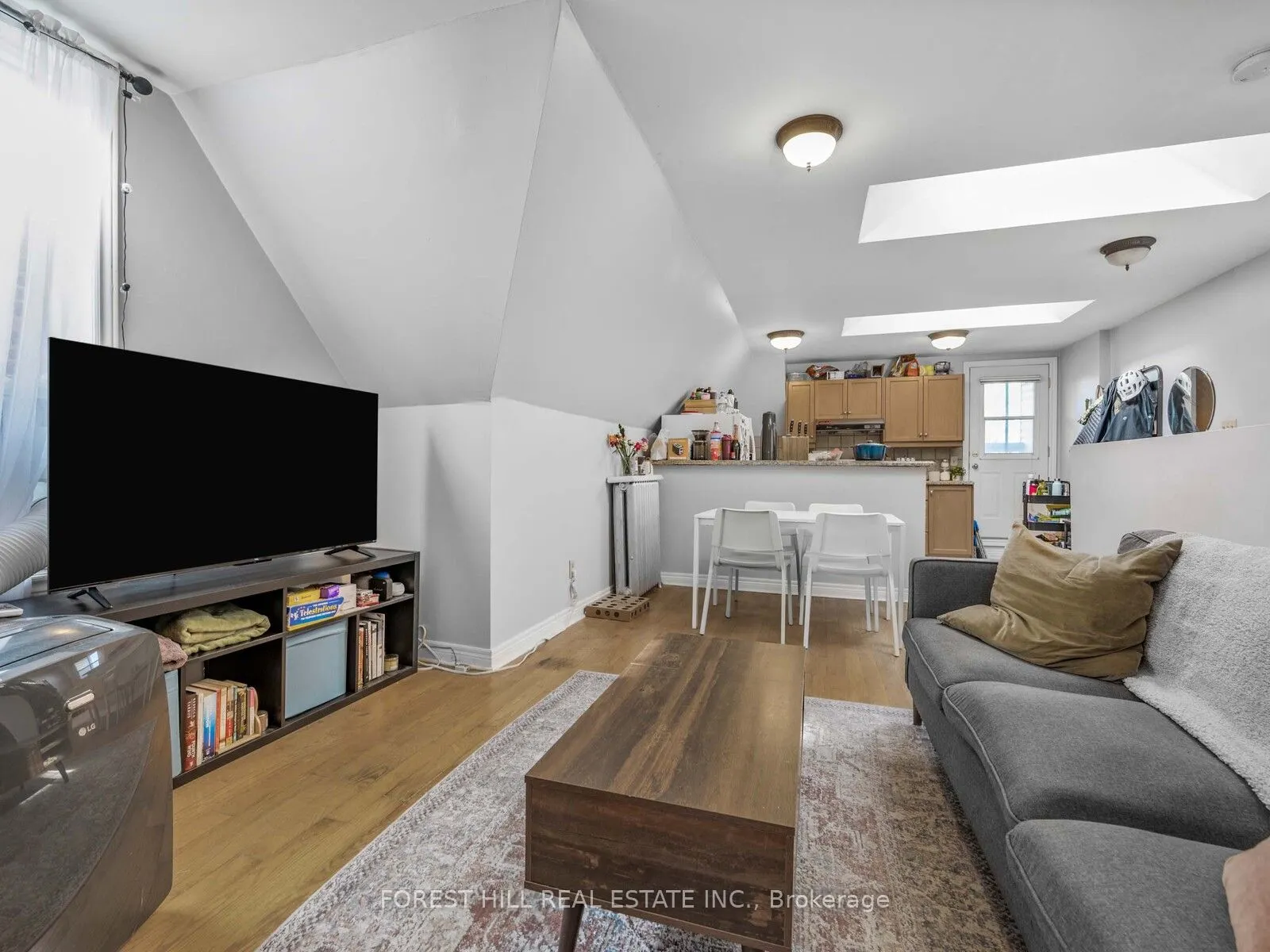 654 Euclid Avenue, #3