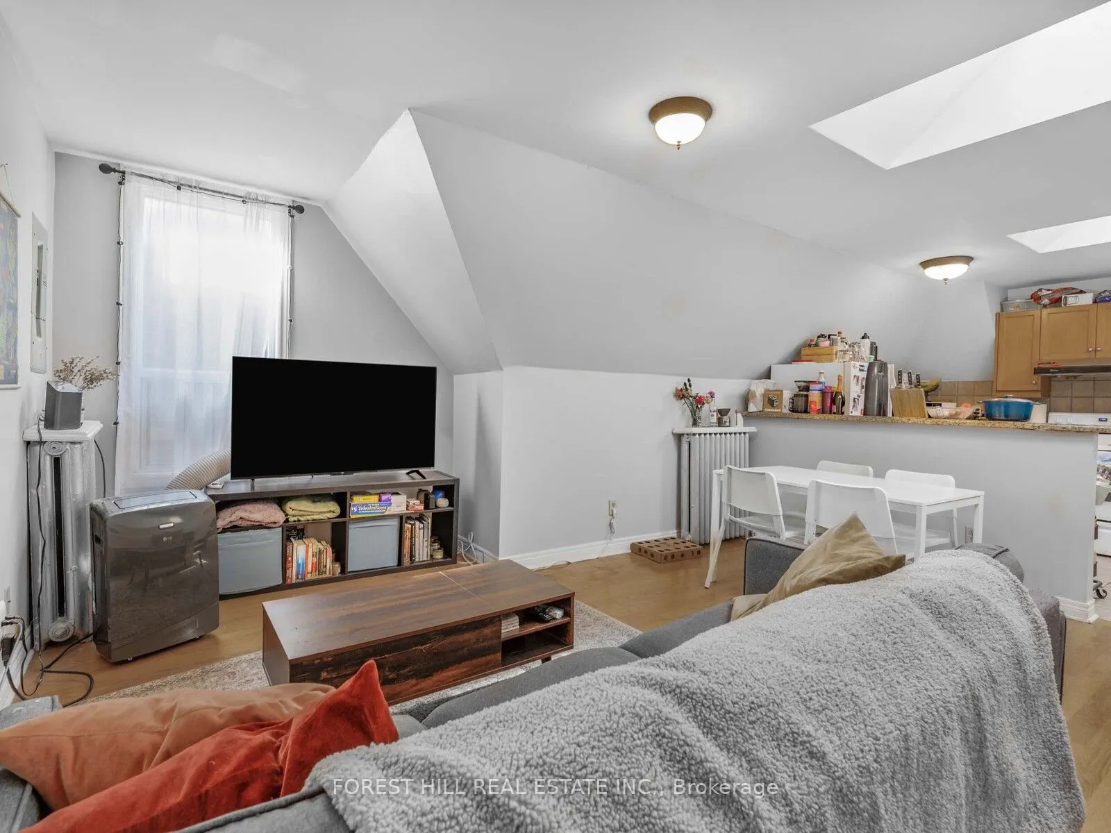 654 Euclid Avenue, #3