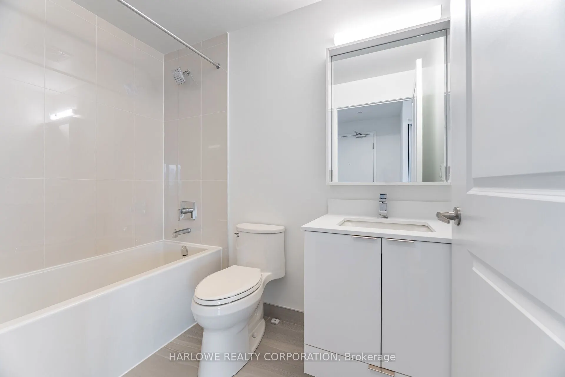 543 Richmond Street W, #609